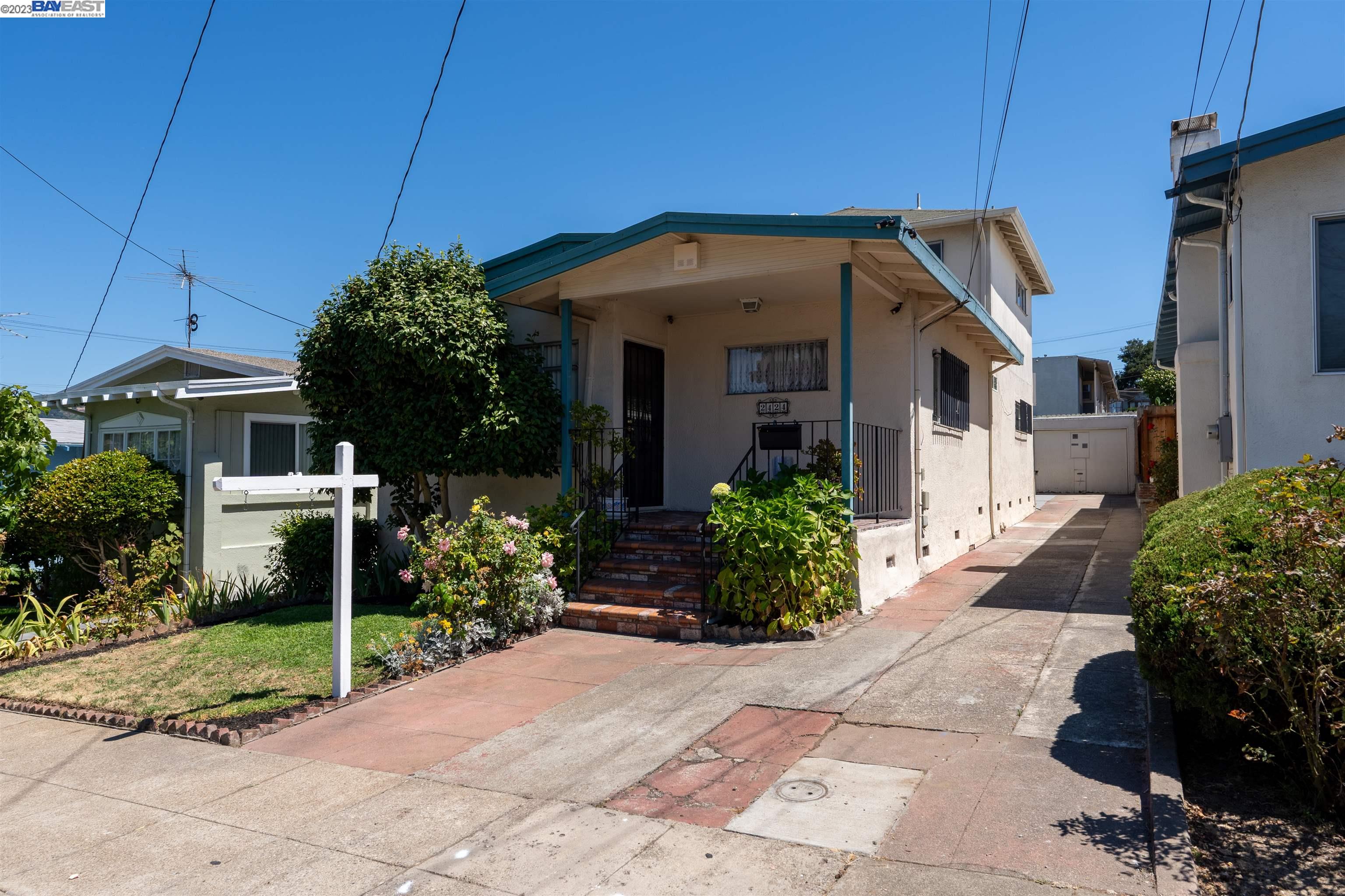 Detail Gallery Image 1 of 1 For 2424 Ransom Ave, Oakland,  CA 94601 - 4 Beds | 1/1 Baths