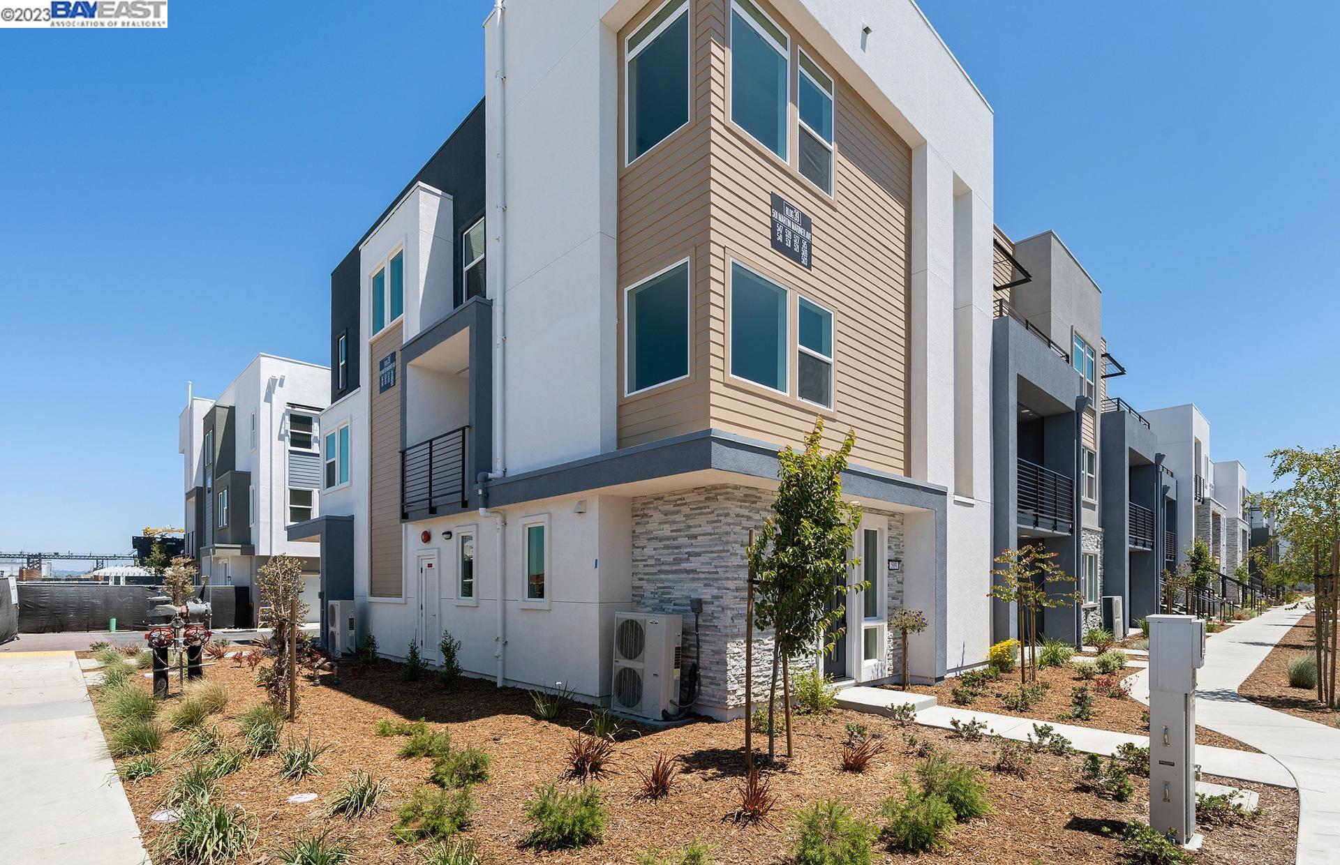 MLS: 41035662 Condo For Sale