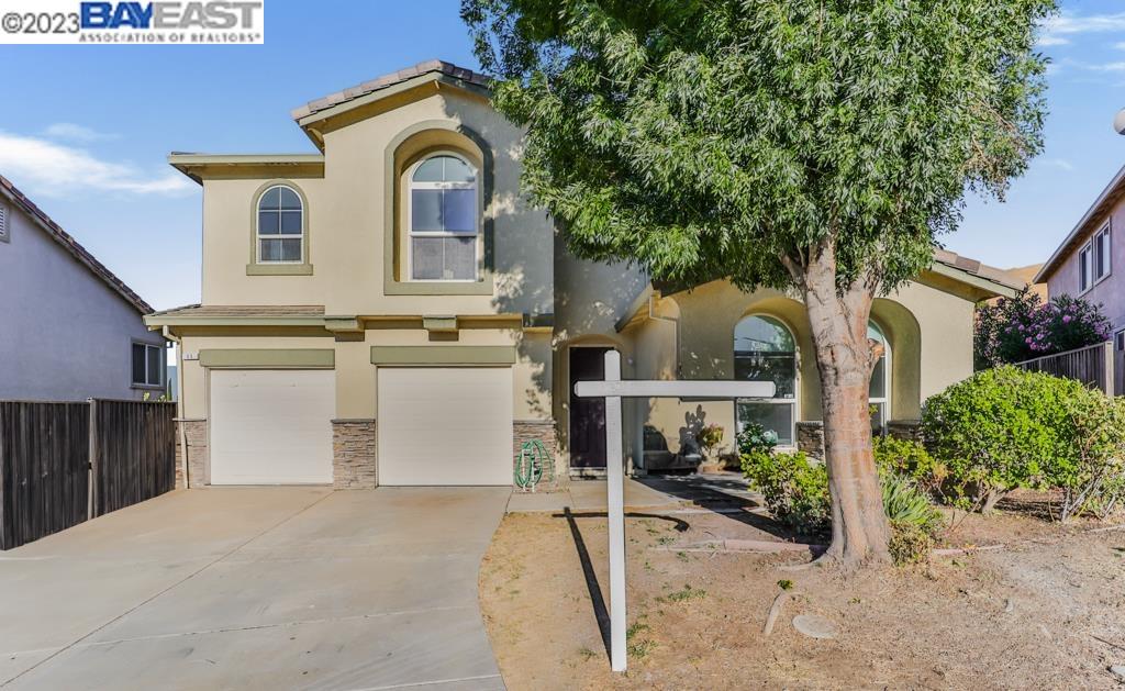Detail Gallery Image 1 of 1 For 11 Shadelands Ct, Pittsburg,  CA 94565 - 5 Beds | 3 Baths