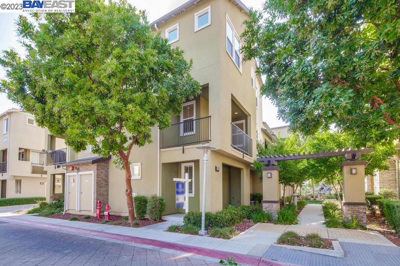 Detail Gallery Image 1 of 1 For 1306 Nestwood Way, Milpitas,  CA 95035 - 3 Beds | 2/1 Baths
