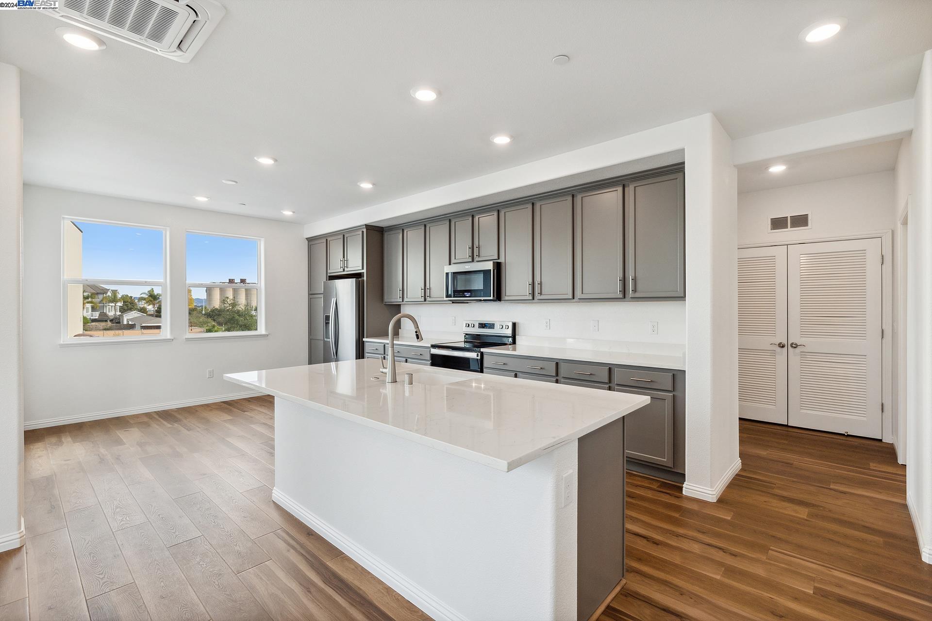 Photo #6: 41035873 Listing 