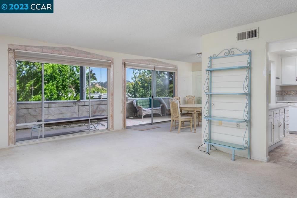 Photo #2: 41035932 Listing 