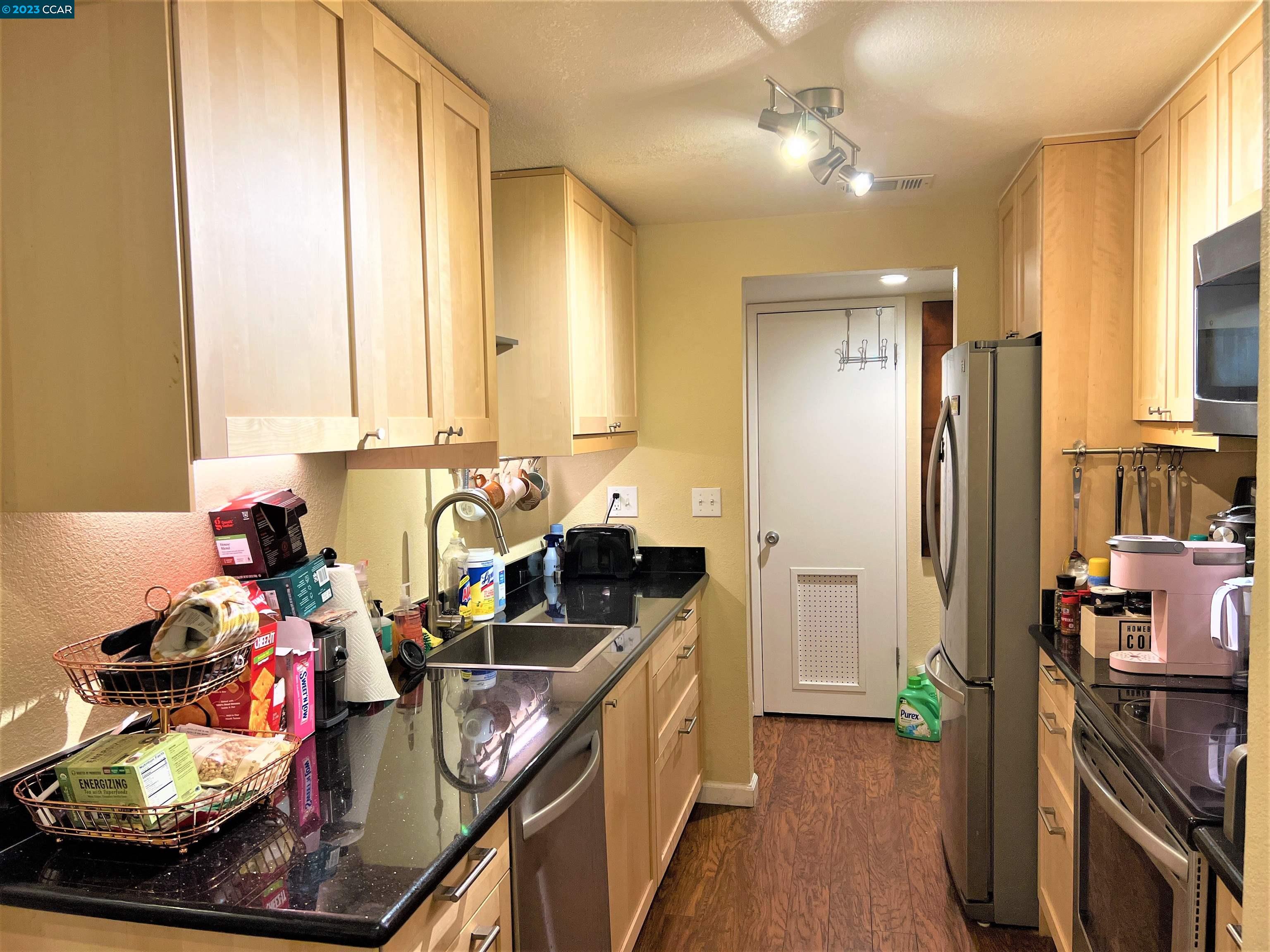 Photo #15: 41036098 Listing: Photo #15