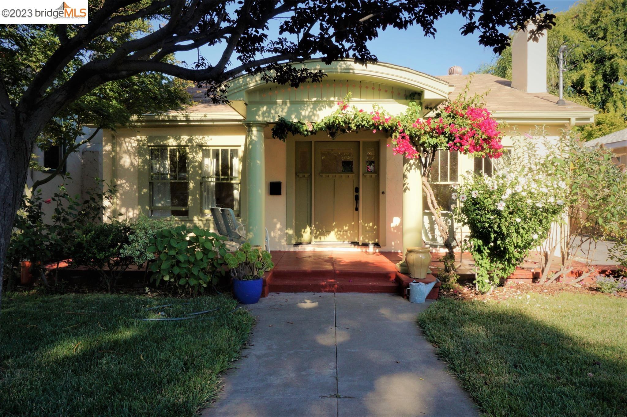 Detail Gallery Image 1 of 1 For 410 Mayellen Ave, San Jose,  CA 95126 - 2 Beds | 1 Baths