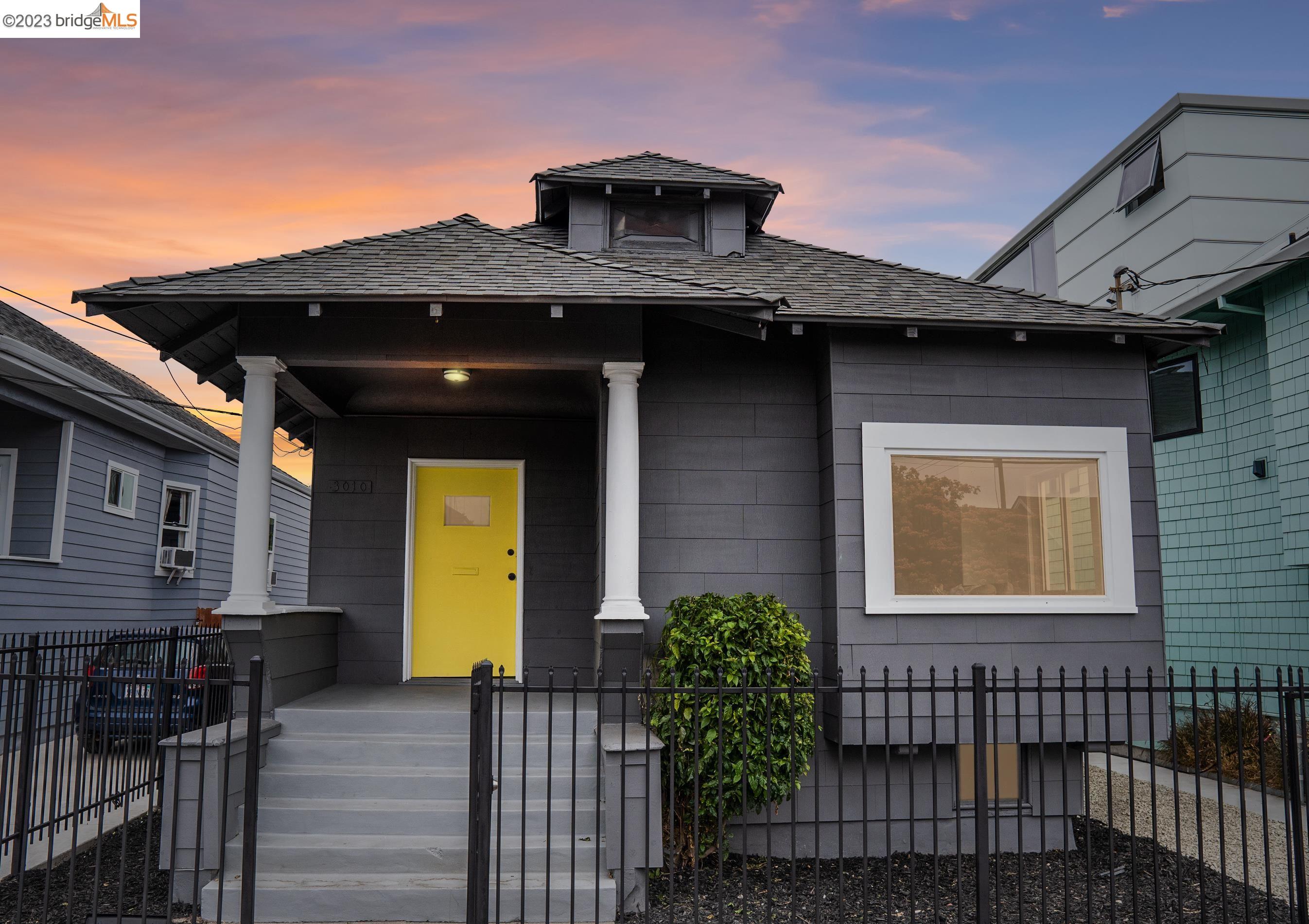 Detail Gallery Image 1 of 1 For 3010 Linden Street, Oakland,  CA 94608 - 2 Beds | 2 Baths