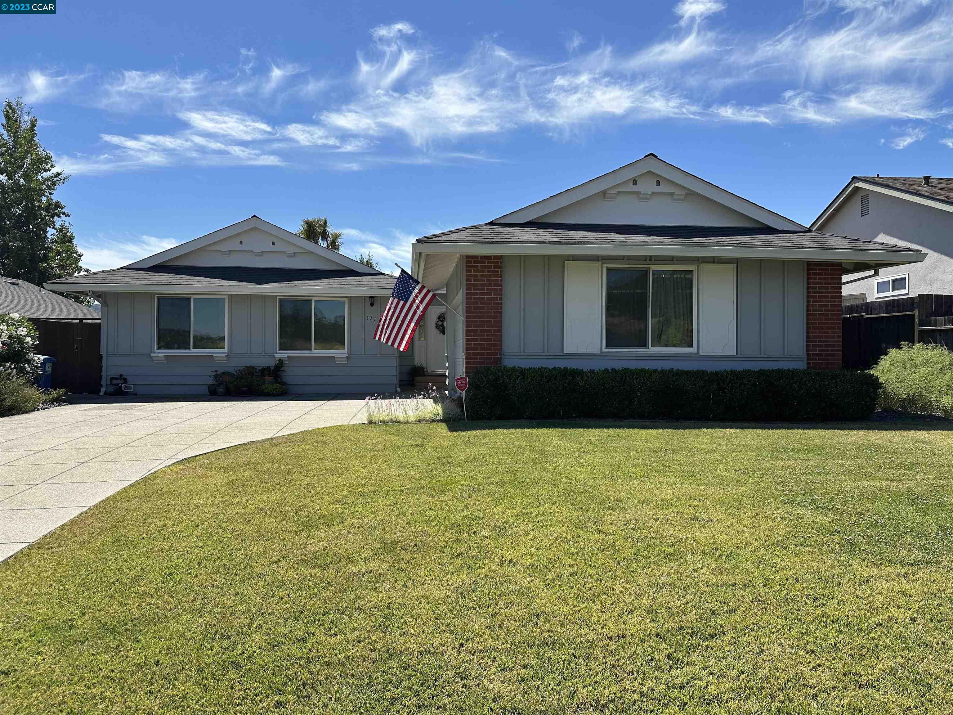 Detail Gallery Image 1 of 1 For 175 San Andreas Dr, Novato,  CA 94945 - 3 Beds | 2 Baths