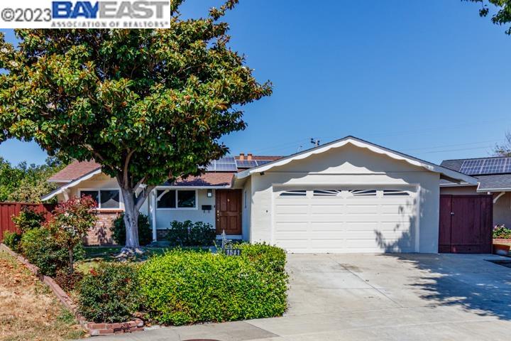 Detail Gallery Image 1 of 1 For 1541 Fry Ln, Hayward,  CA 94545 - 5 Beds | 2 Baths