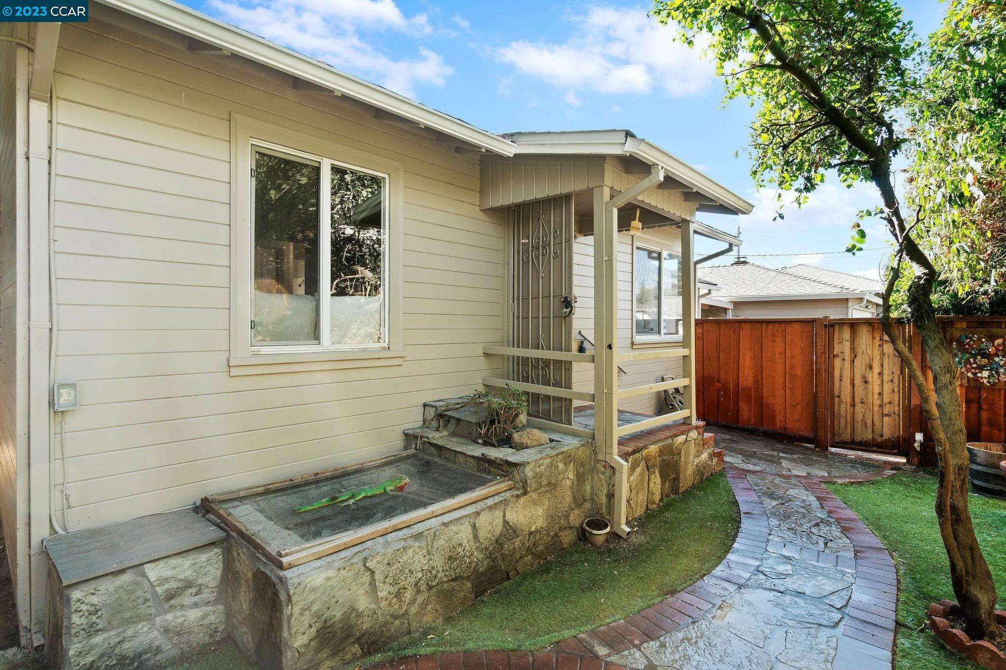 Detail Gallery Image 1 of 1 For 20875 Agnes Ln, Hayward,  CA 94541 - 2 Beds | 1 Baths
