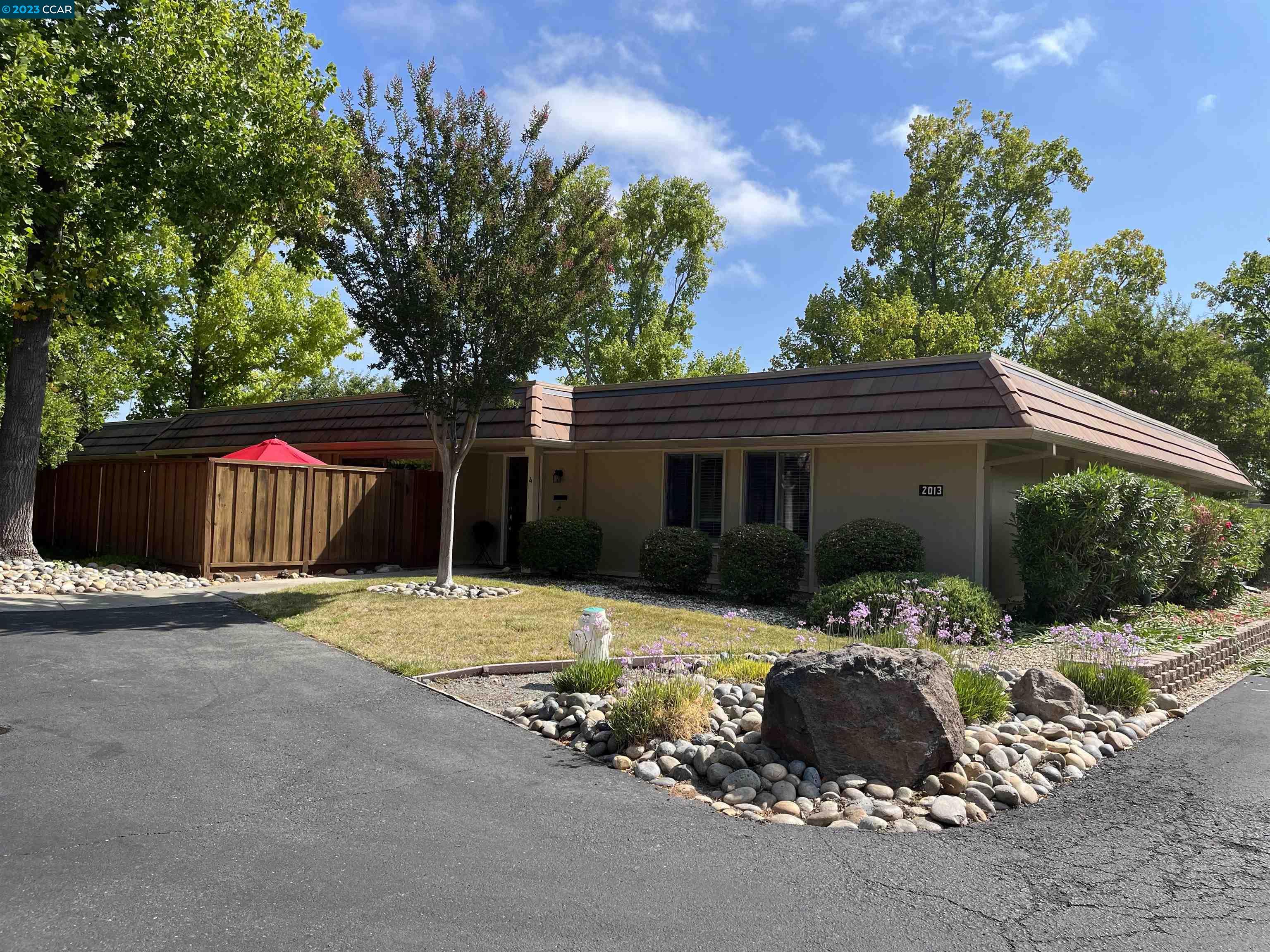 MLS: 41036629 Condo For Sale
