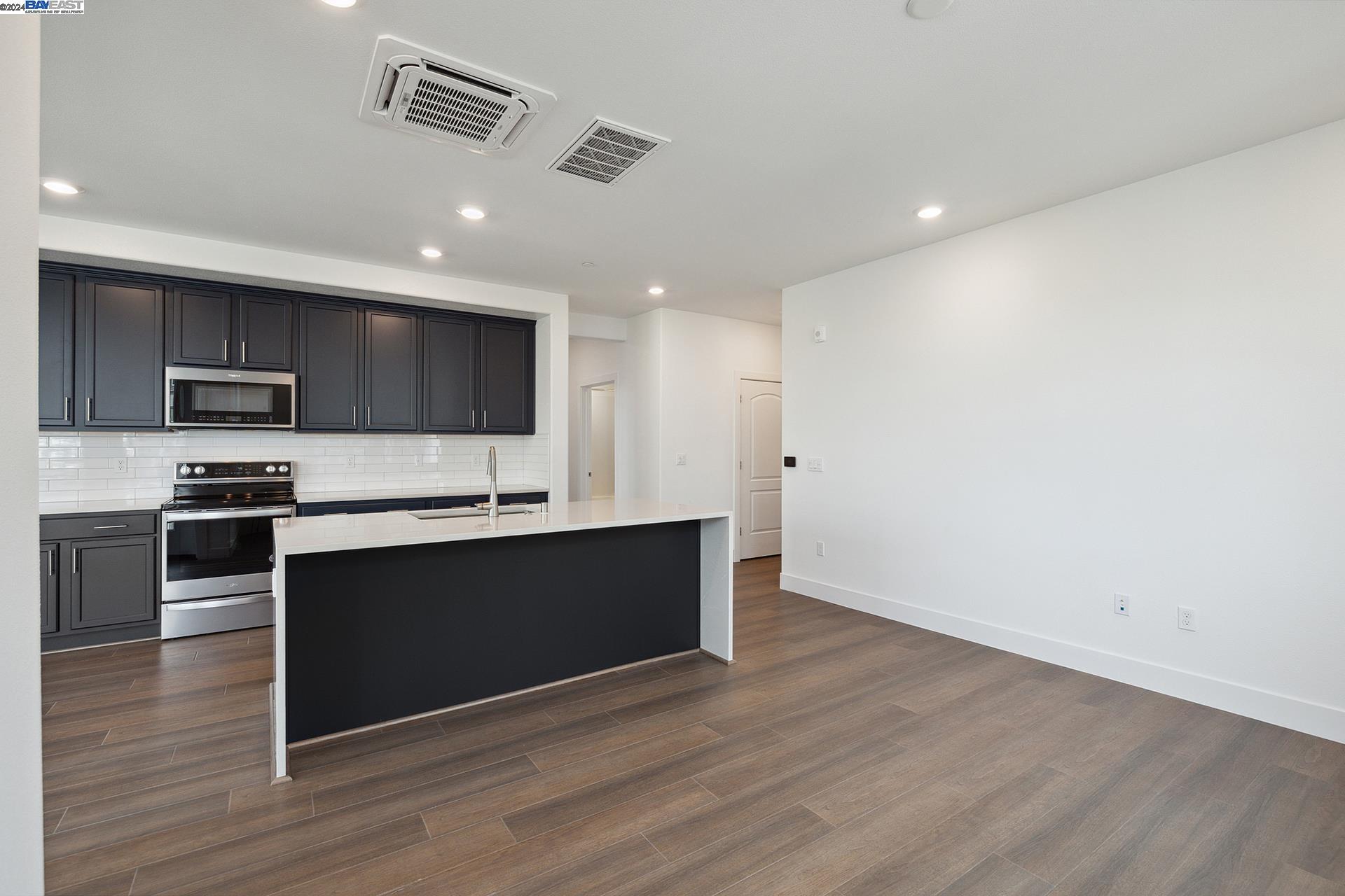 Photo #15: 41036656 Listing: Photo #15