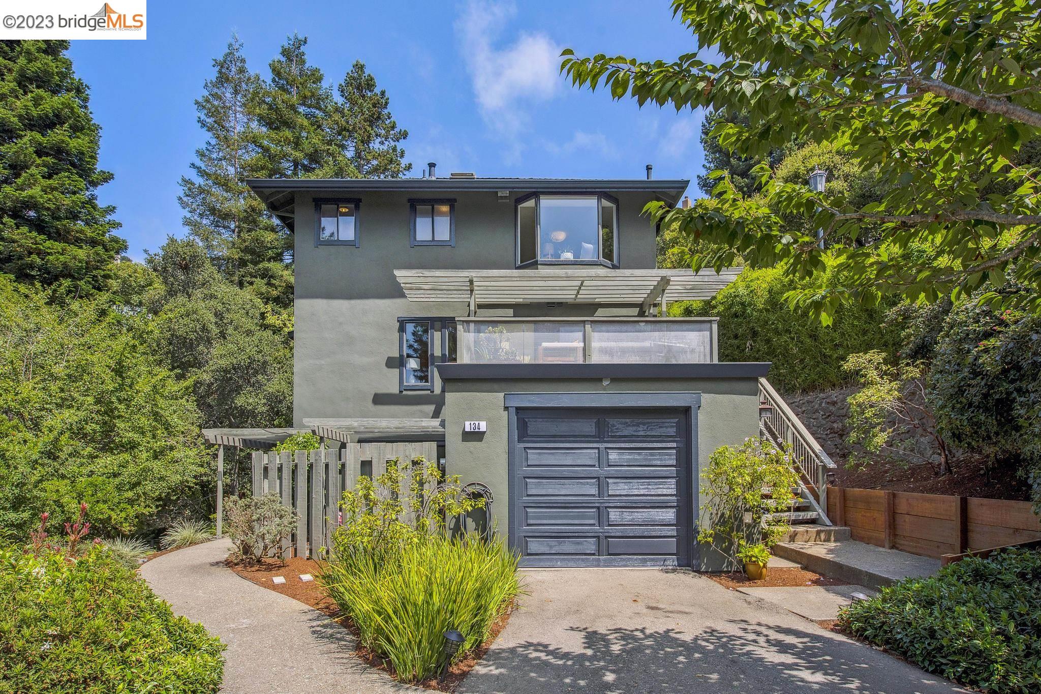 Detail Gallery Image 1 of 1 For 134 Vicente Rd, Berkeley,  CA 94705 - 4 Beds | 3 Baths