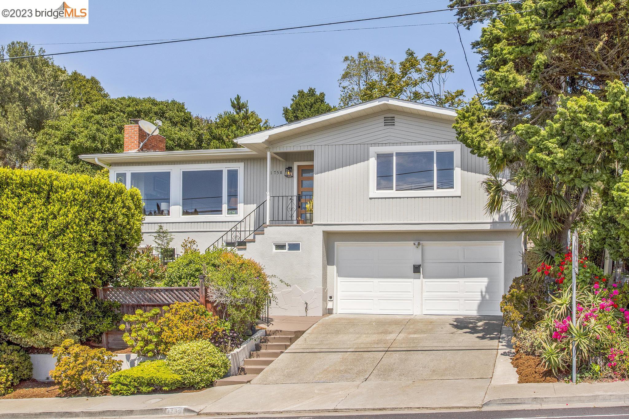 Detail Gallery Image 1 of 1 For 1758 Arlington Blvd, El Cerrito,  CA 94530 - 3 Beds | 3 Baths
