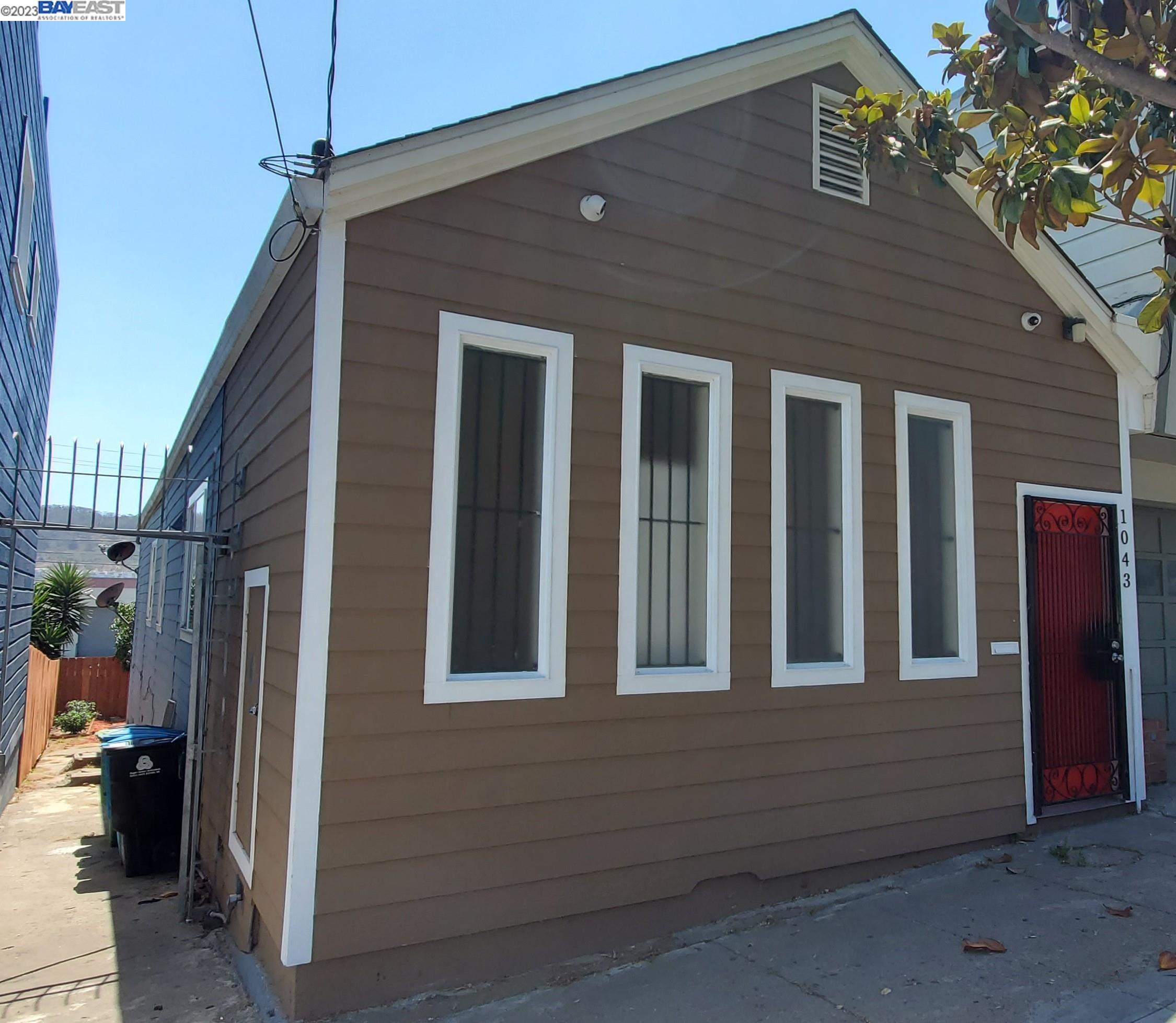 Detail Gallery Image 1 of 1 For 1043 Palou Ave, San Francisco,  CA 94124 - 4 Beds | 2 Baths