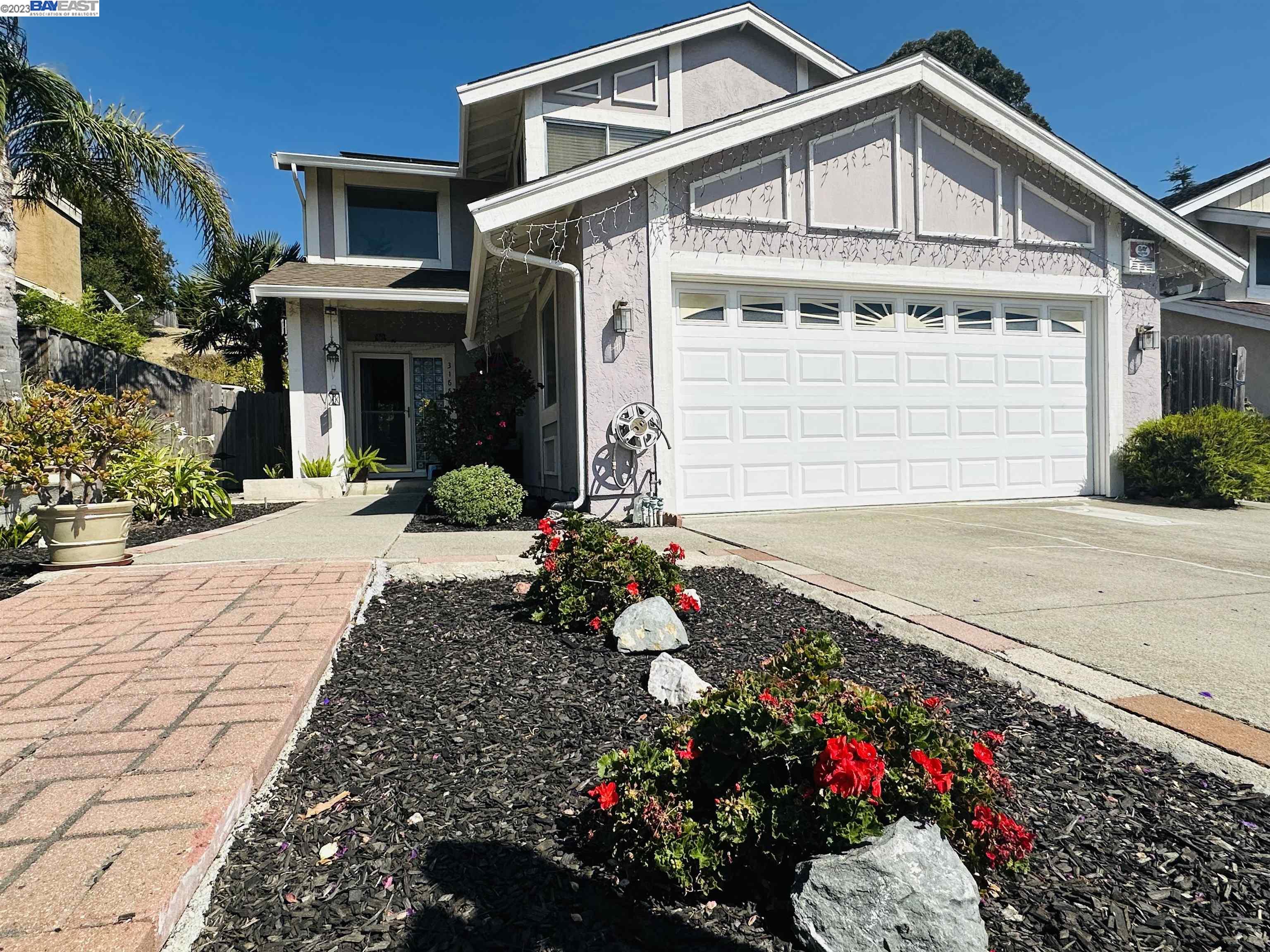 Detail Gallery Image 1 of 1 For 3166 Larchmon Ln, San Pablo,  CA 94806-2168 - 4 Beds | 2/1 Baths