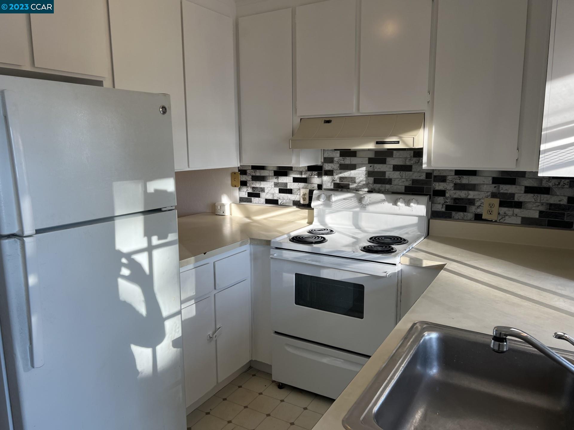 Detail Gallery Image 1 of 1 For 1973 Bonifacio St #1,  Concord,  CA 94520 - 2 Beds | 1 Baths