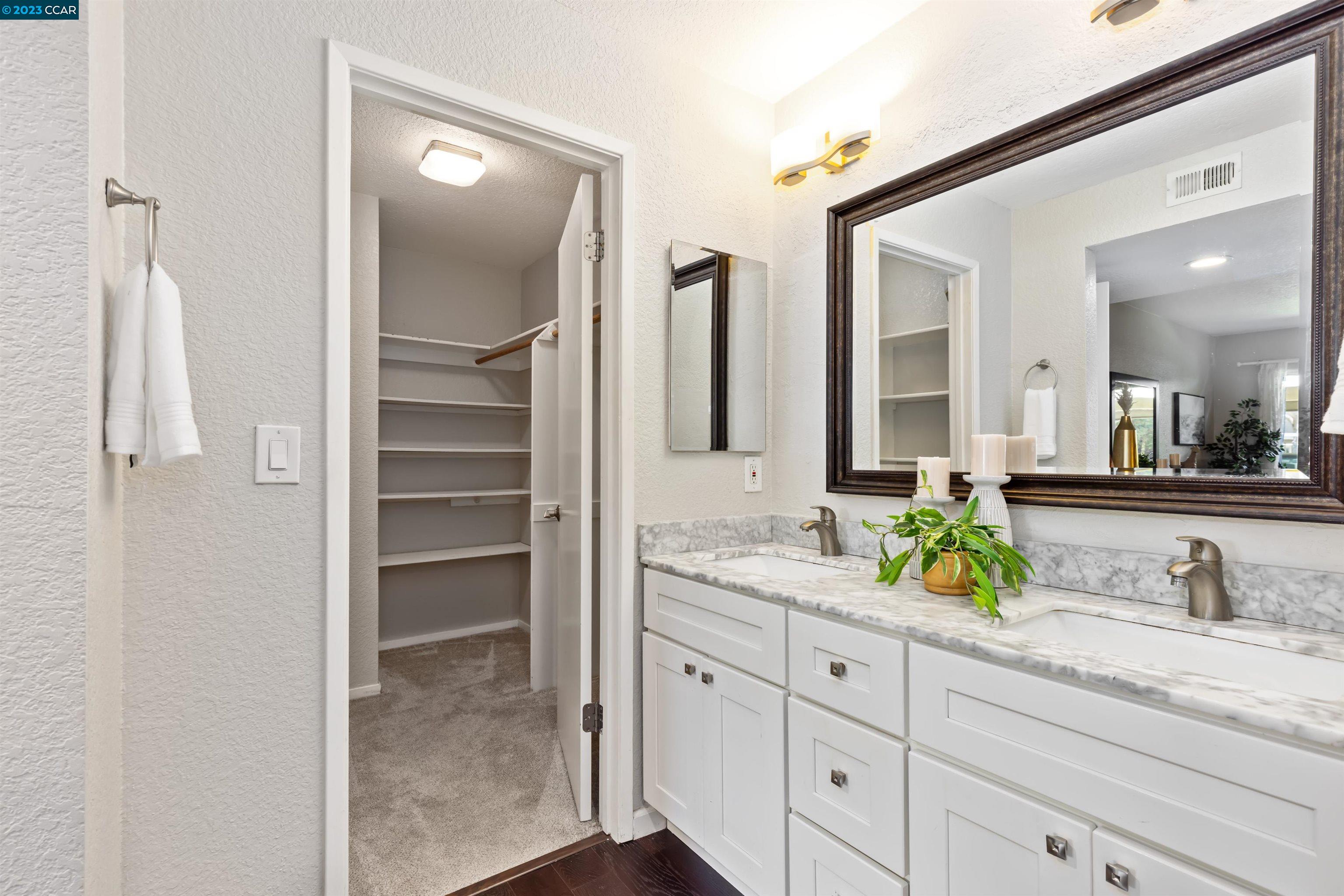 Photo #17: 41037371 Listing: Photo #17