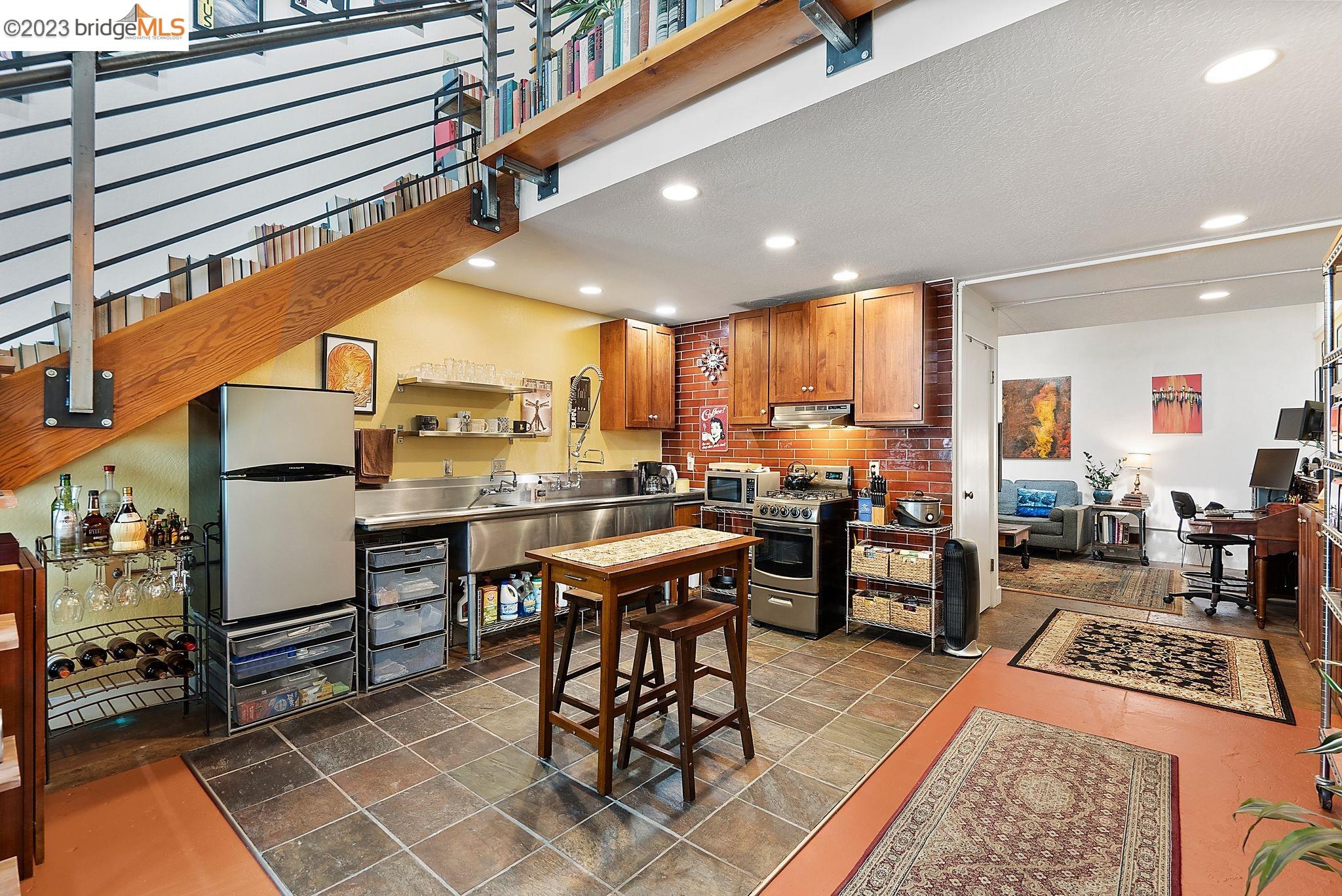 Photo #2: 41037397 Listing 