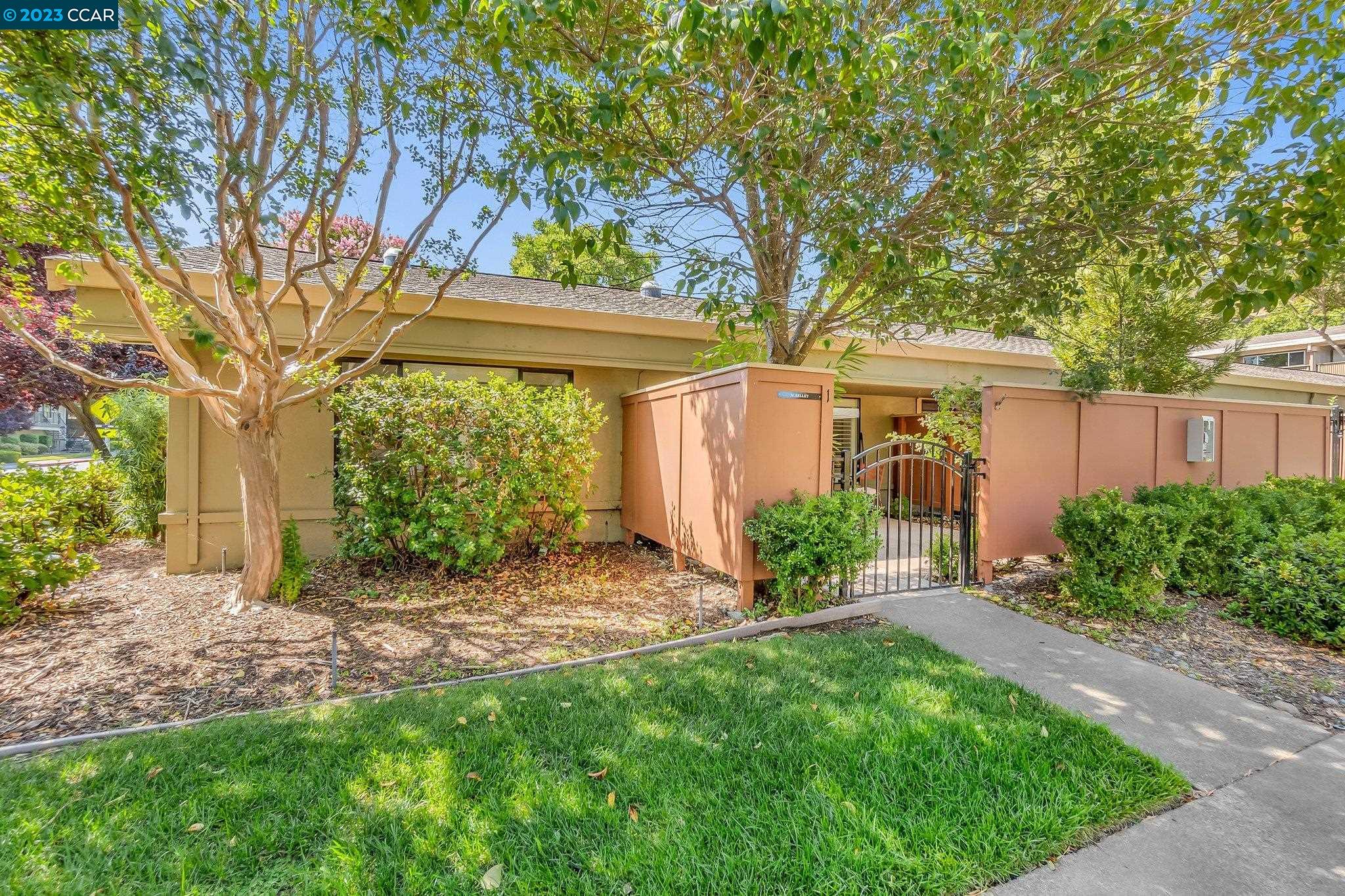 MLS: 41037404 Condo For Sale
