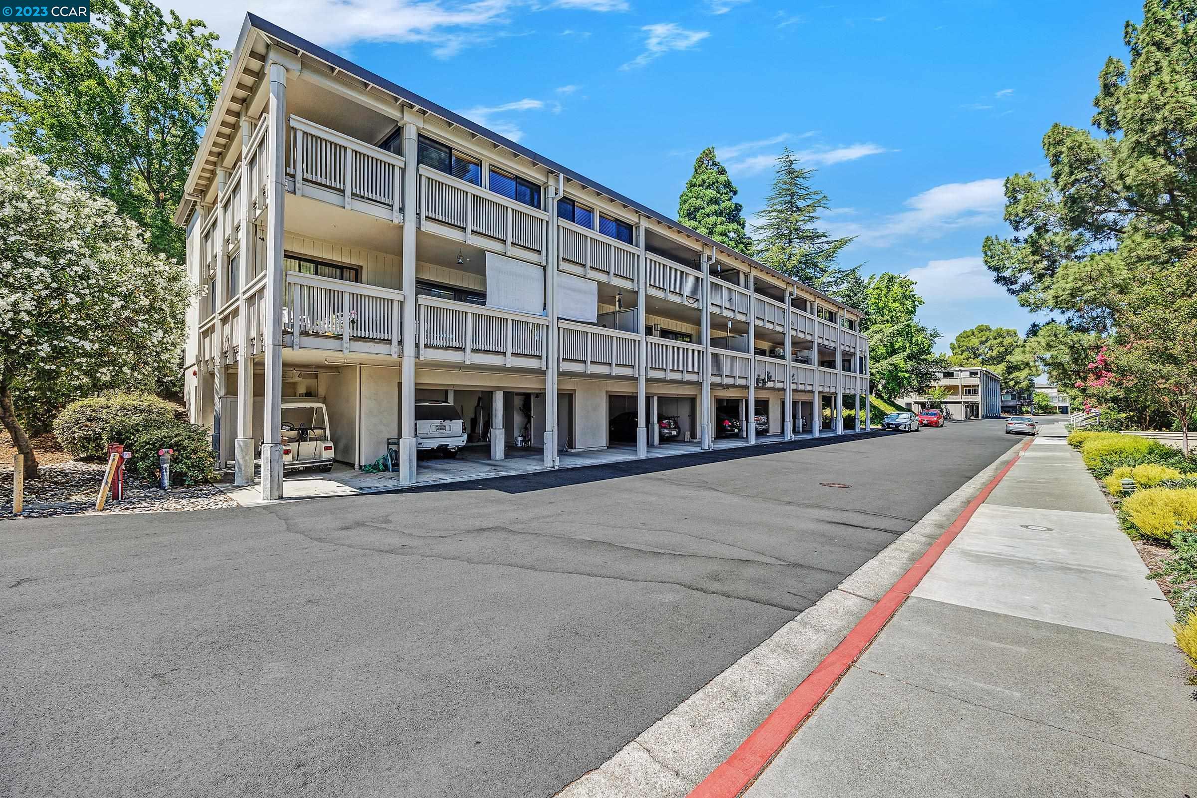 Photo #3: 41037467 Listing 