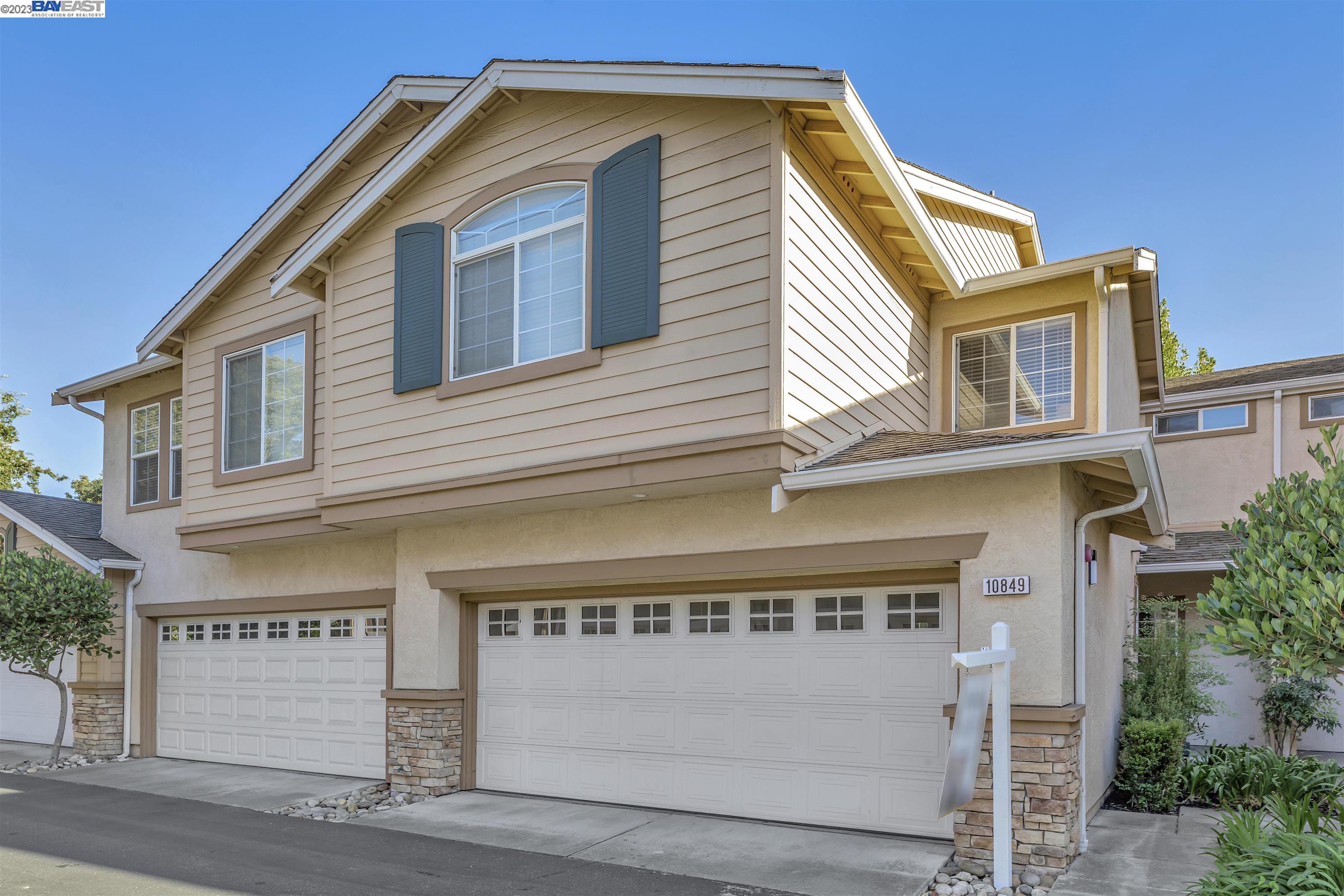 Detail Gallery Image 1 of 1 For 10849 Mcpeak Ln, Dublin,  CA 94568 - 3 Beds | 2/1 Baths