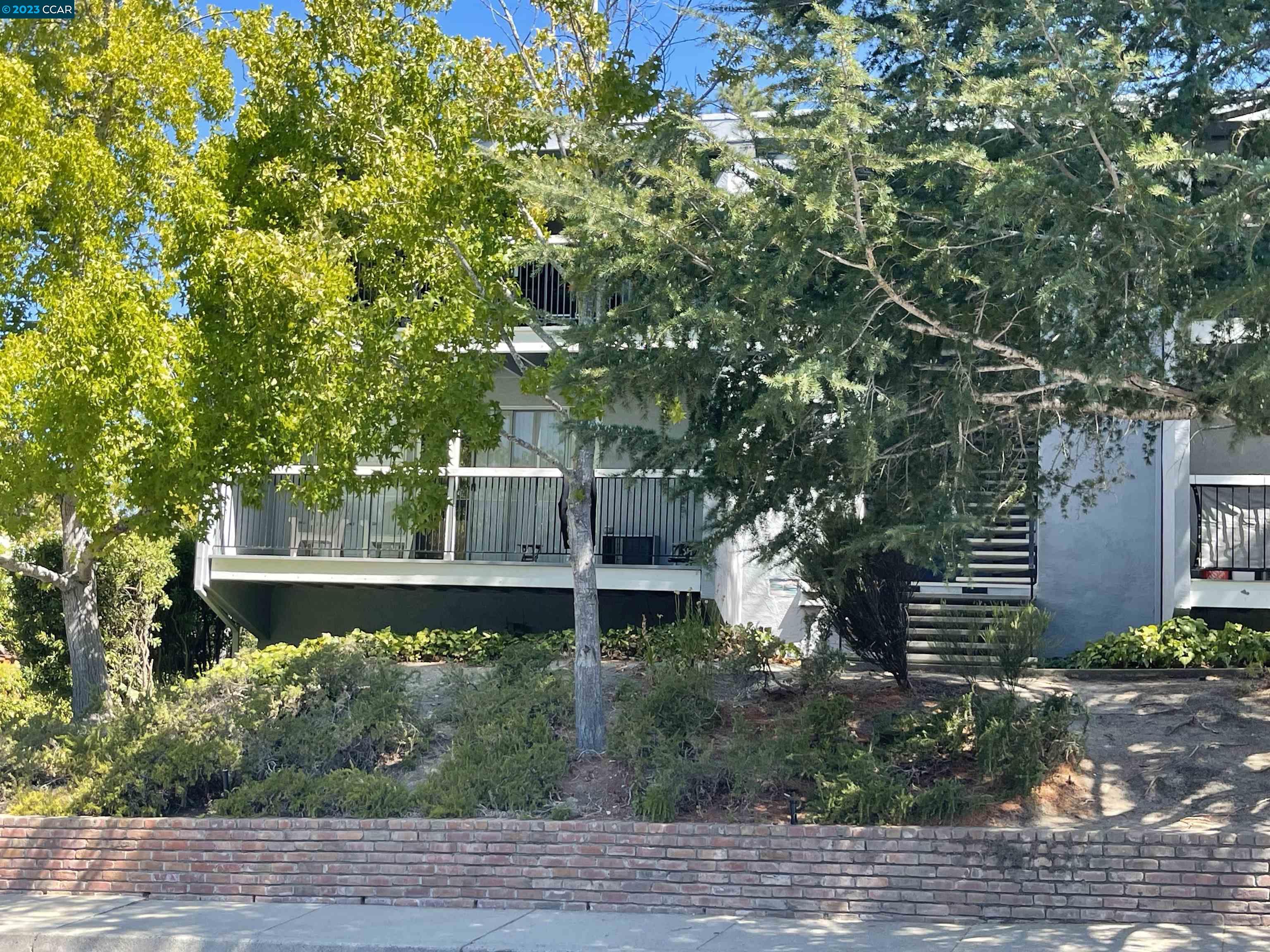 Photo #2: 41037478 Listing 