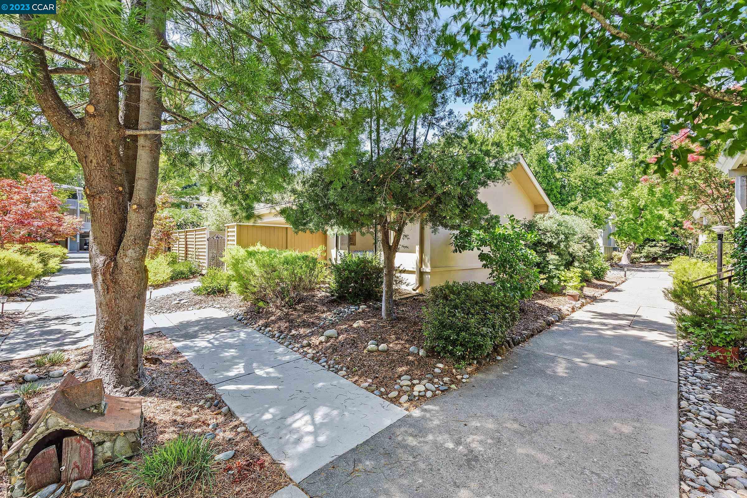 Photo #3: 41037509 Listing 
