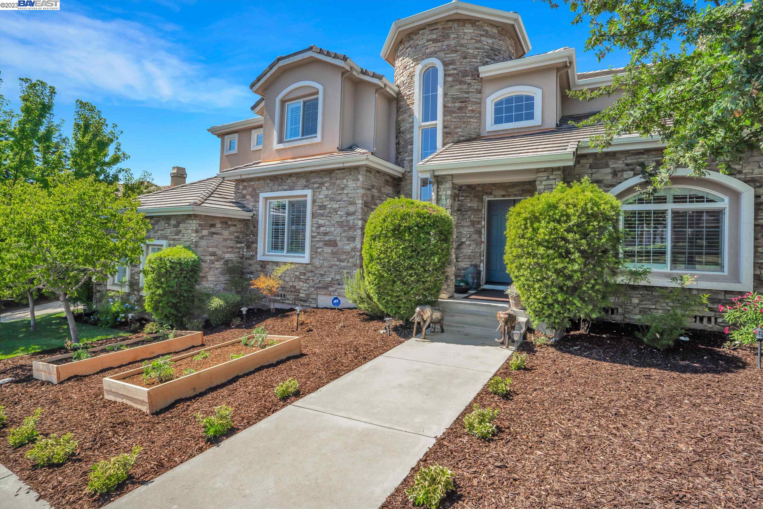 Detail Gallery Image 1 of 1 For 3557 Ashbourne Circle, San Ramon,  CA 94583 - 5 Beds | 4/1 Baths