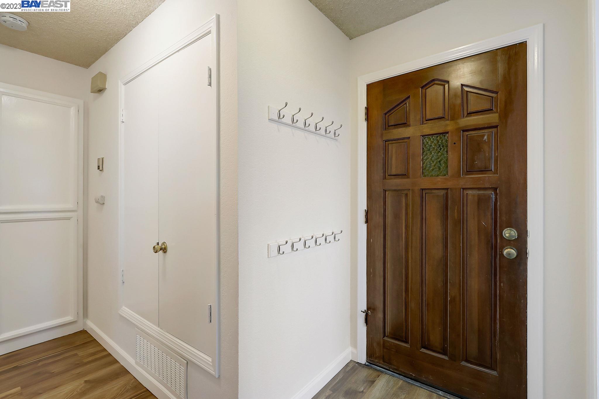 Photo #2: 41037892 Listing 