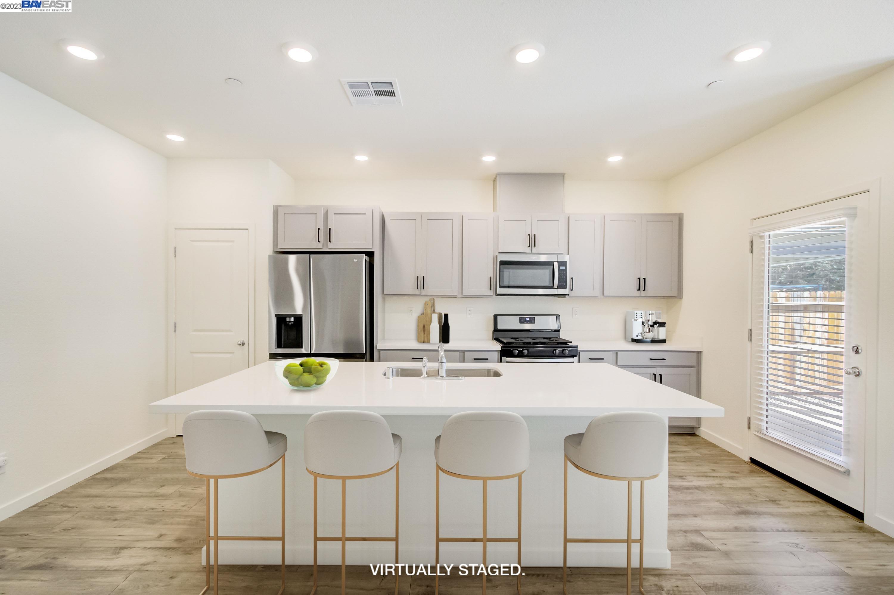 Detail Gallery Image 1 of 1 For 2026 Jamison Creek Way, Plumas Lake,  CA 95961 - 3 Beds | 2 Baths