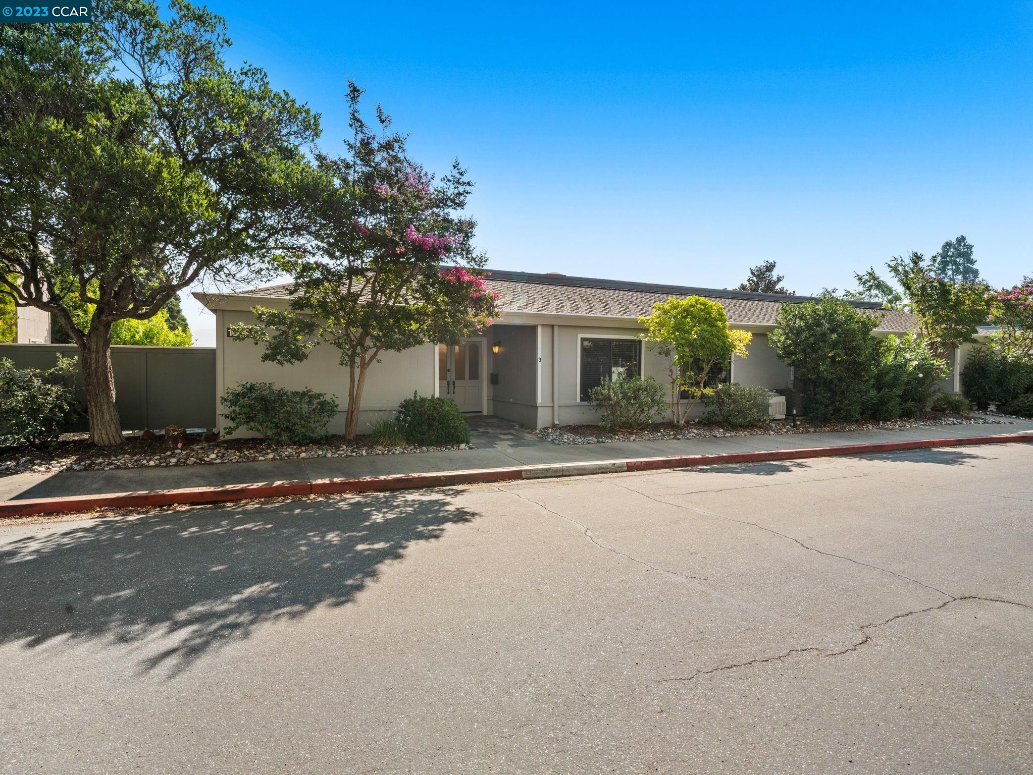 MLS: 41038052 Condo For Sale