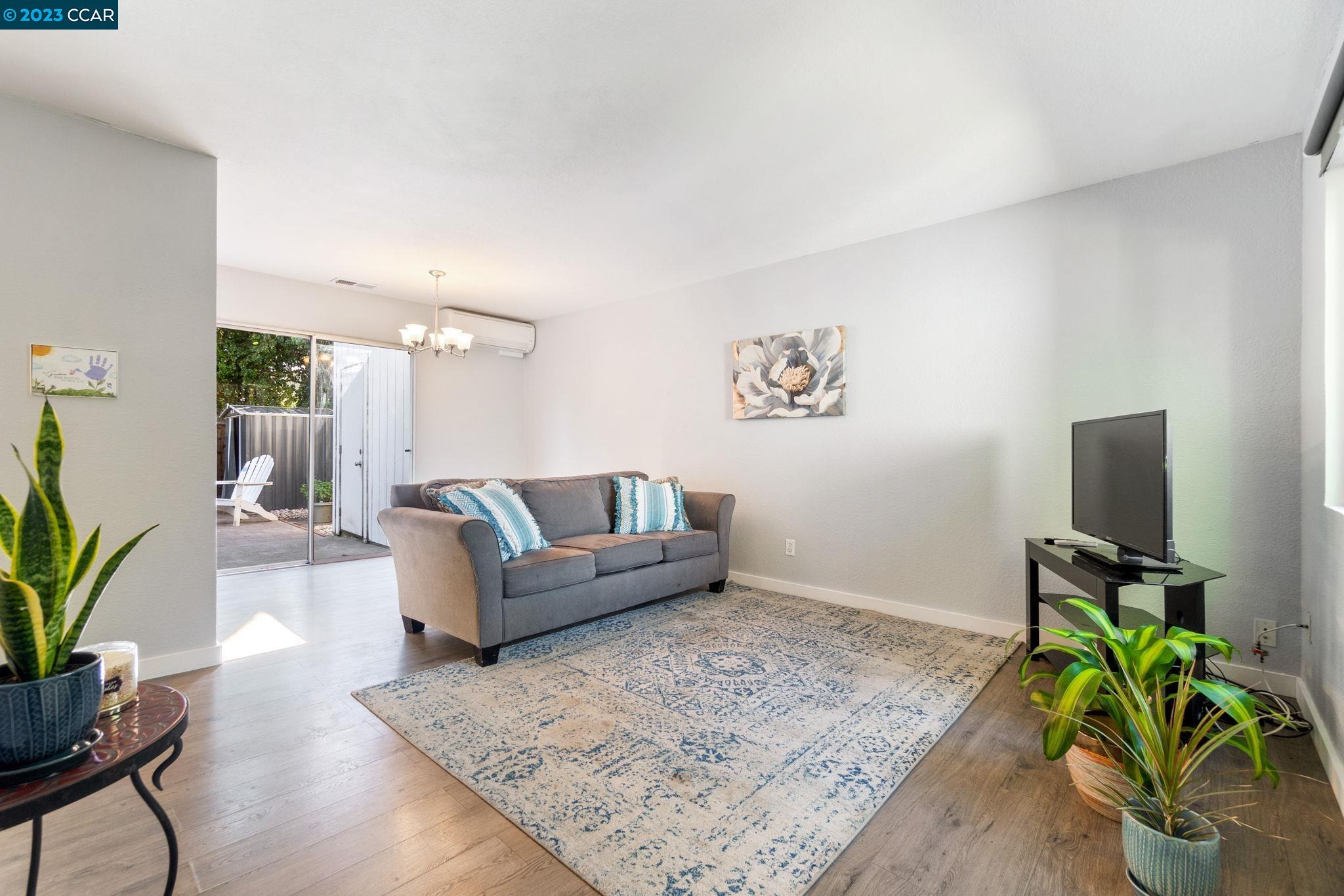 Photo #2: 41038164 Listing 