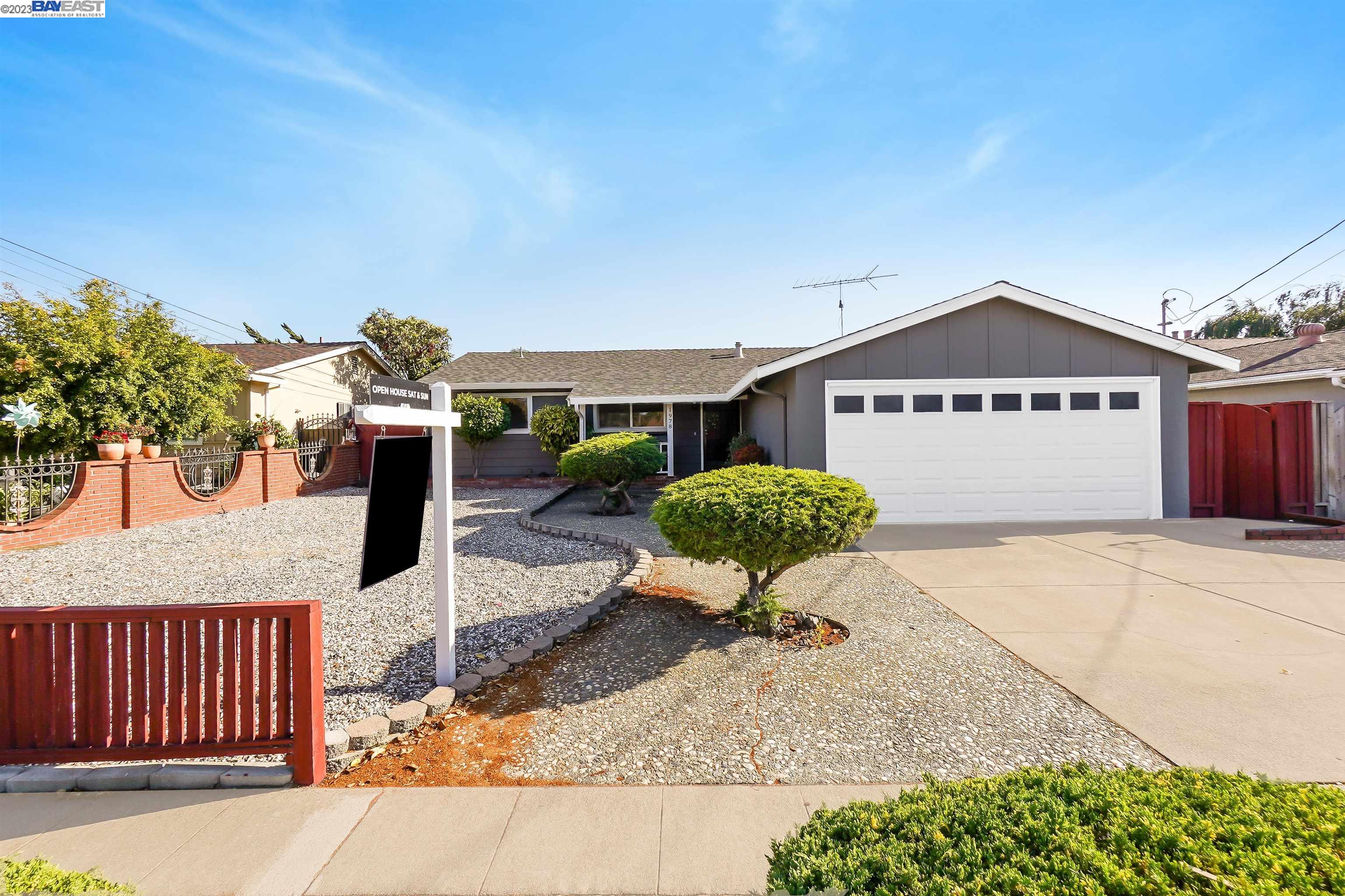 Detail Gallery Image 1 of 1 For 1978 Catalpa Way, Hayward,  CA 94545 - 3 Beds | 2 Baths
