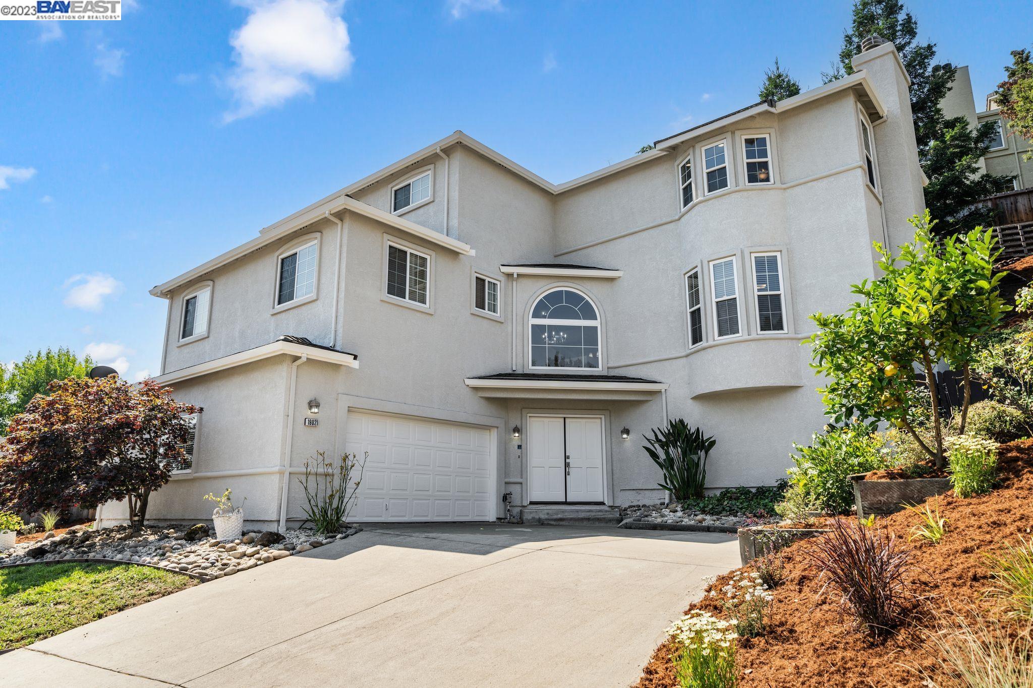 Detail Gallery Image 1 of 1 For 19021 Stanton Ave, Castro Valley,  CA 94546 - 4 Beds | 3 Baths