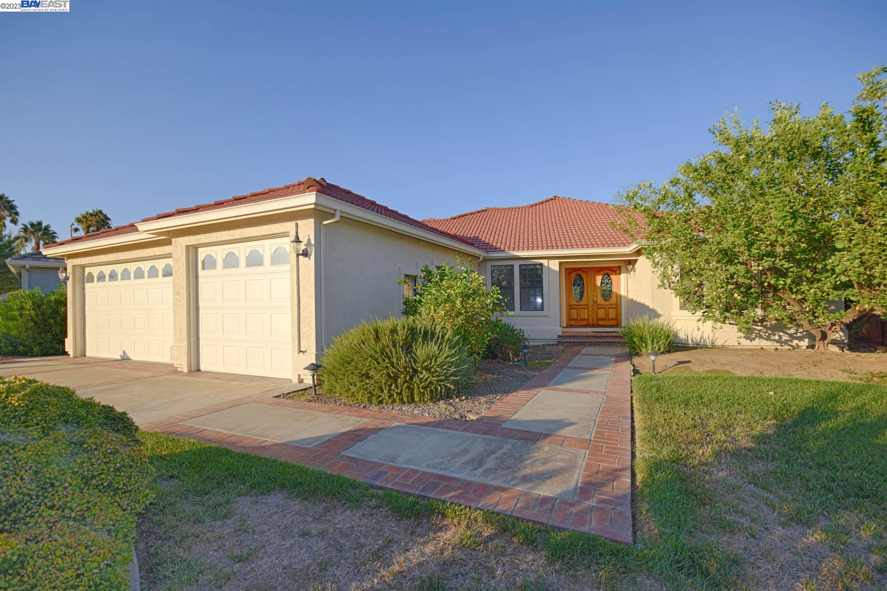 Detail Gallery Image 1 of 1 For 5411 Fairway Ct, Discovery Bay,  CA 94505 - 3 Beds | 2 Baths