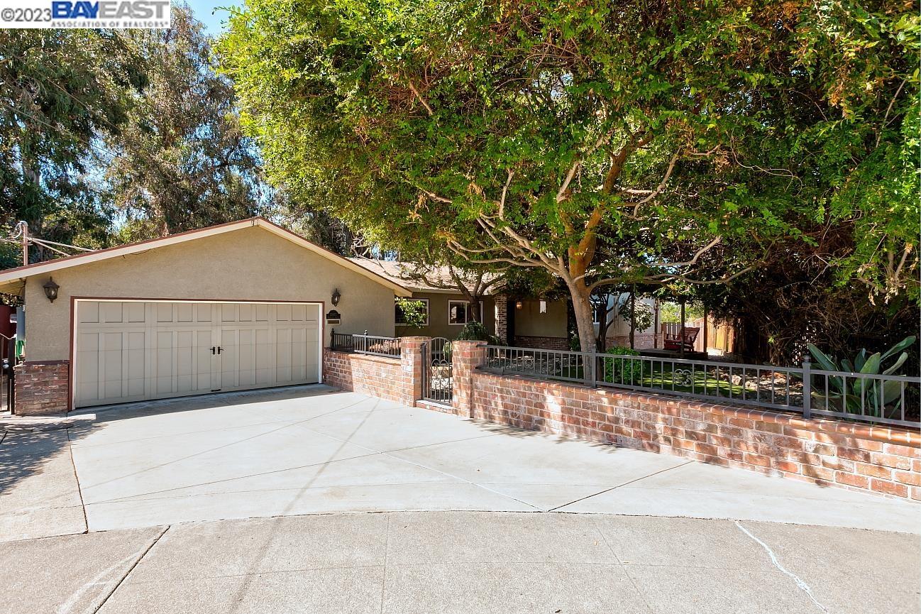 Detail Gallery Image 1 of 1 For 23977 Mayville Dr, Hayward,  CA 94541 - 3 Beds | 3 Baths
