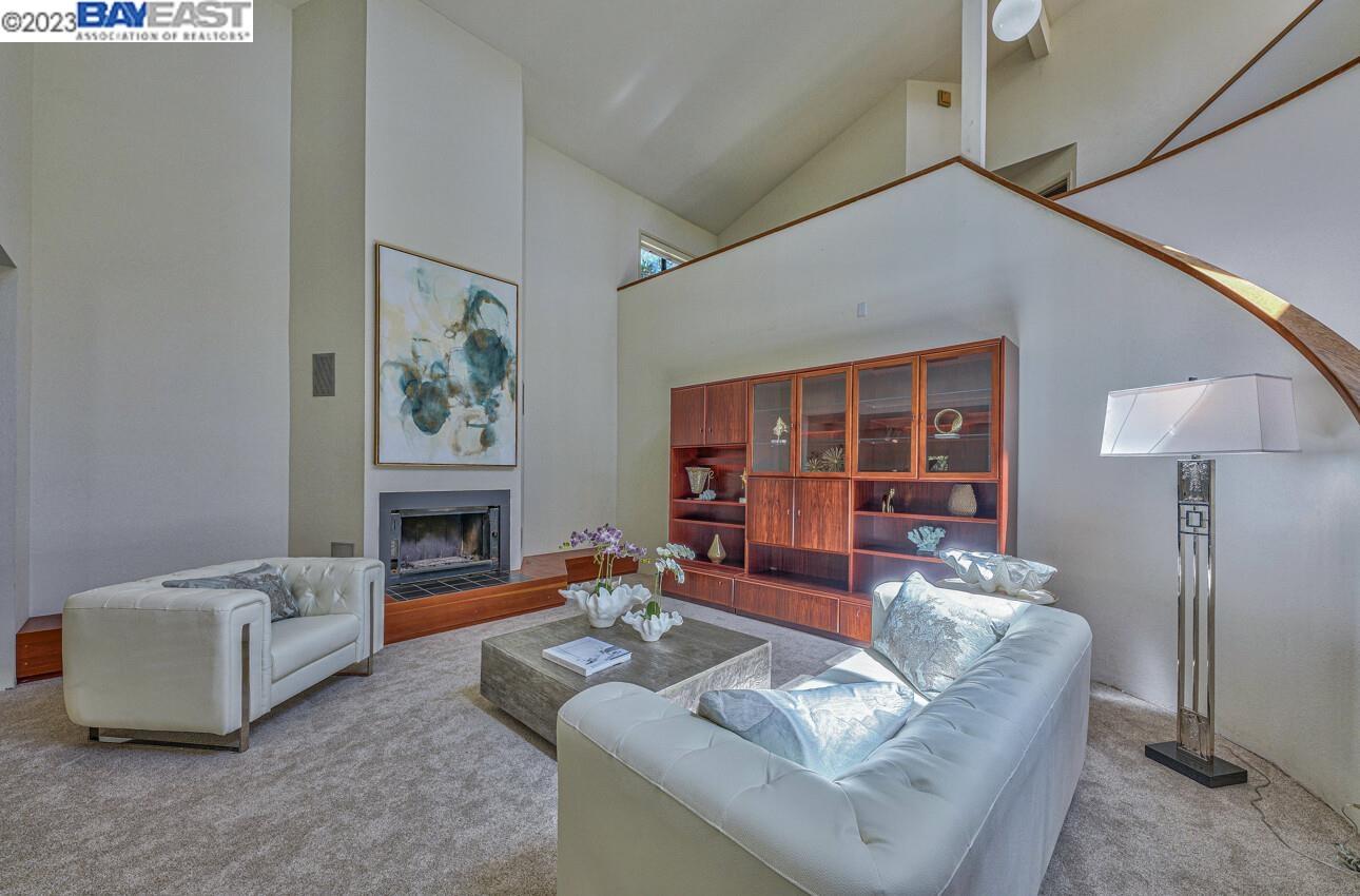 Detail Gallery Image 12 of 60 For 6 Wyndemere Vale, Monterey,  CA 93940 - 4 Beds | 3/1 Baths