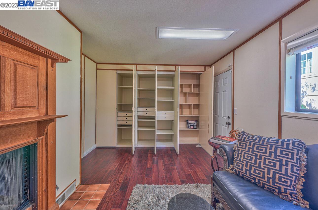 Detail Gallery Image 19 of 60 For 6 Wyndemere Vale, Monterey,  CA 93940 - 4 Beds | 3/1 Baths