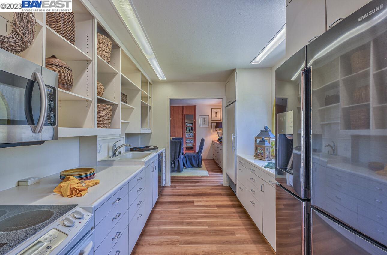 Detail Gallery Image 26 of 60 For 6 Wyndemere Vale, Monterey,  CA 93940 - 4 Beds | 3/1 Baths