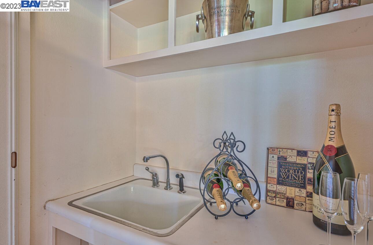 Detail Gallery Image 34 of 60 For 6 Wyndemere Vale, Monterey,  CA 93940 - 4 Beds | 3/1 Baths