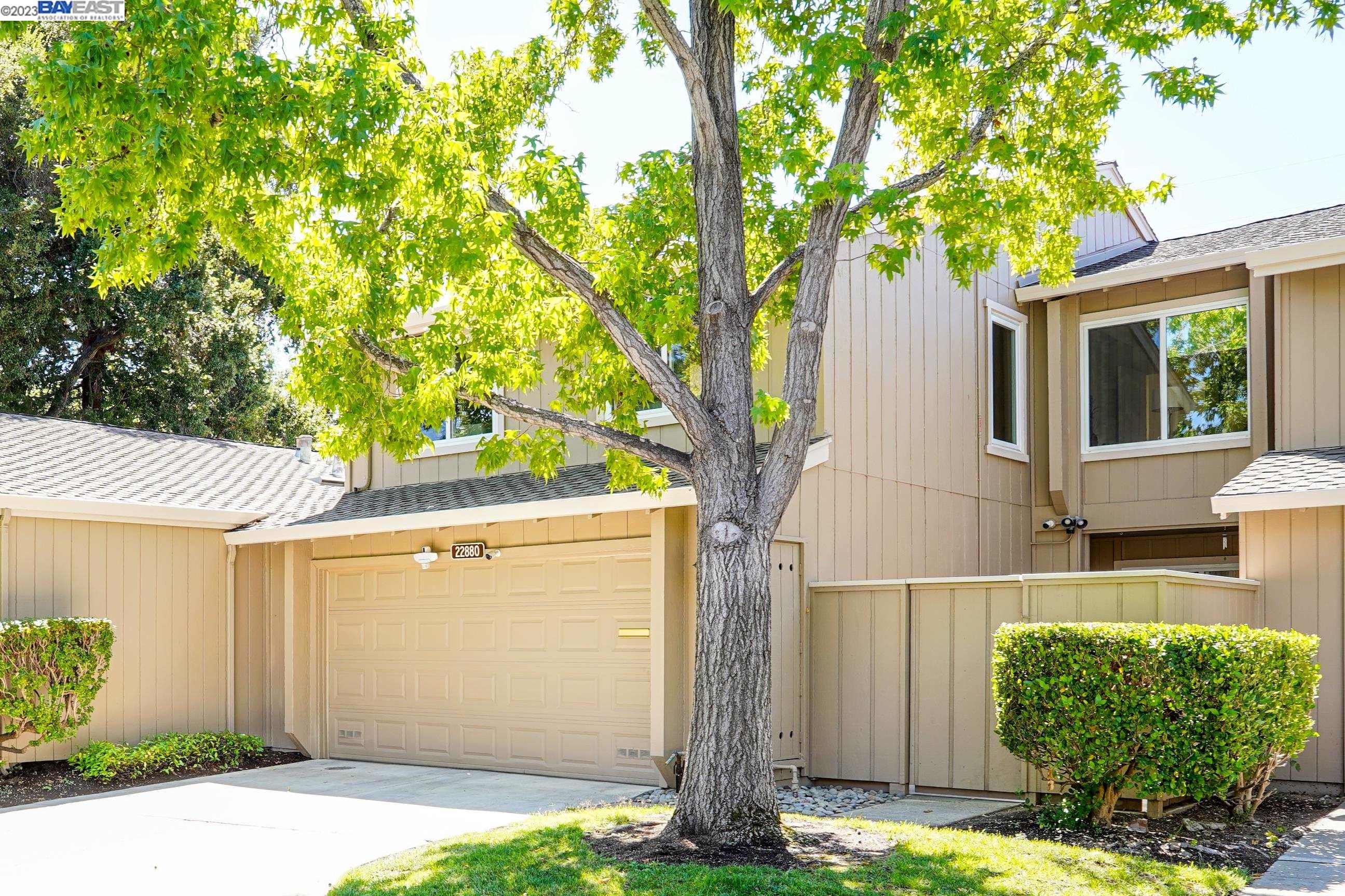 Detail Gallery Image 1 of 1 For 22880 Cricket Hill Rd, Cupertino,  CA 95014 - 4 Beds | 2/1 Baths