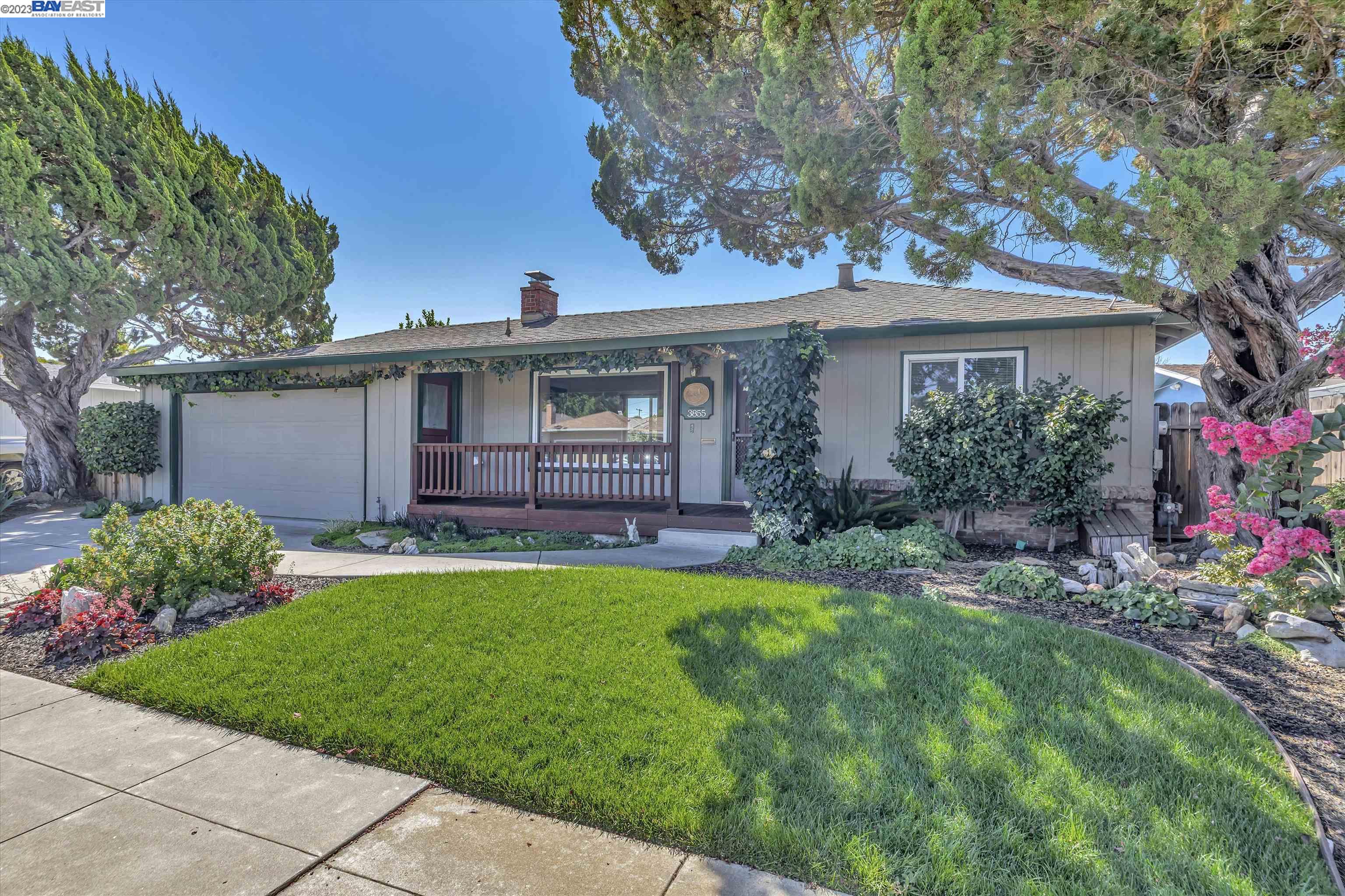 Detail Gallery Image 1 of 1 For 3855 Yale Way, Livermore,  CA 94550 - 4 Beds | 2/1 Baths