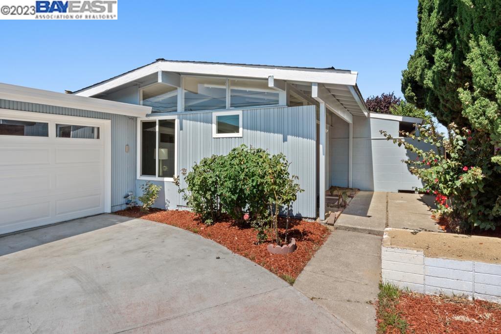 Detail Gallery Image 1 of 1 For 2643 Ocala Street, Hayward,  CA 94544 - 3 Beds | 2/1 Baths