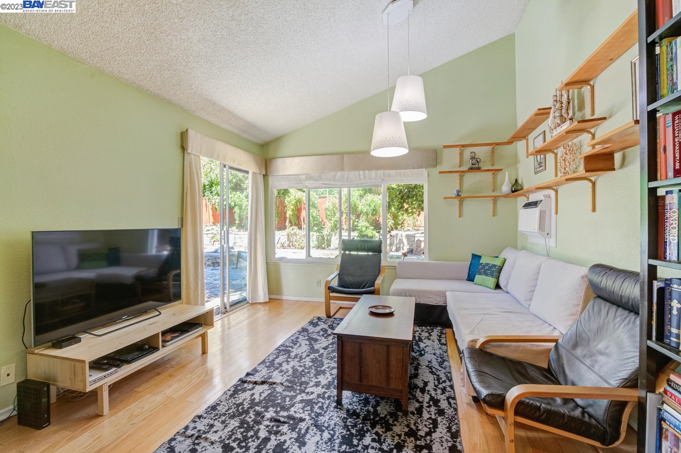 Detail Gallery Image 9 of 37 For 37903 Vallejo St, Fremont,  CA 94536 - 2 Beds | 1/1 Baths