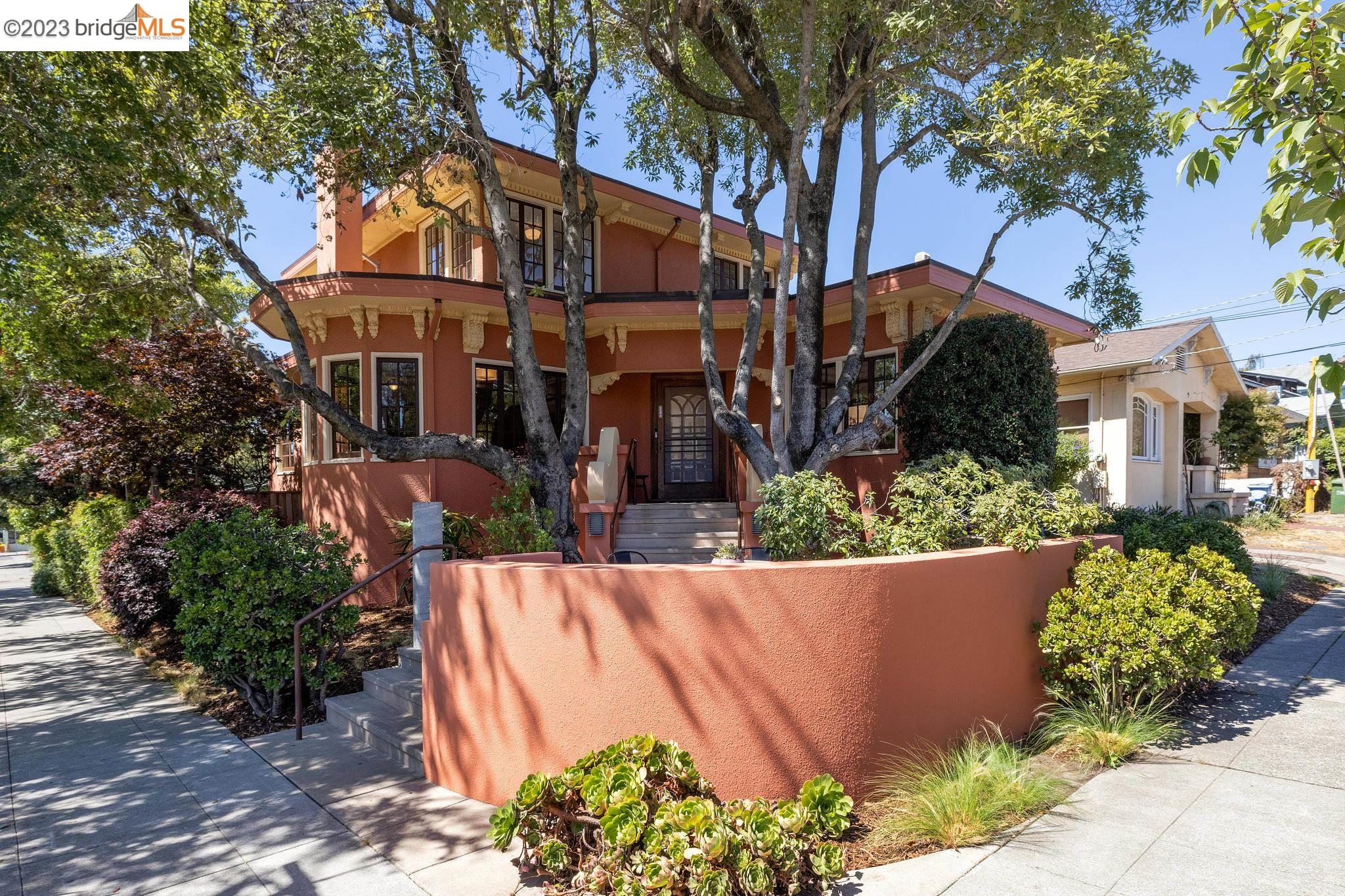 Detail Gallery Image 1 of 1 For 2717 Russell St, Berkeley,  CA 94705 - 4 Beds | 2/1 Baths