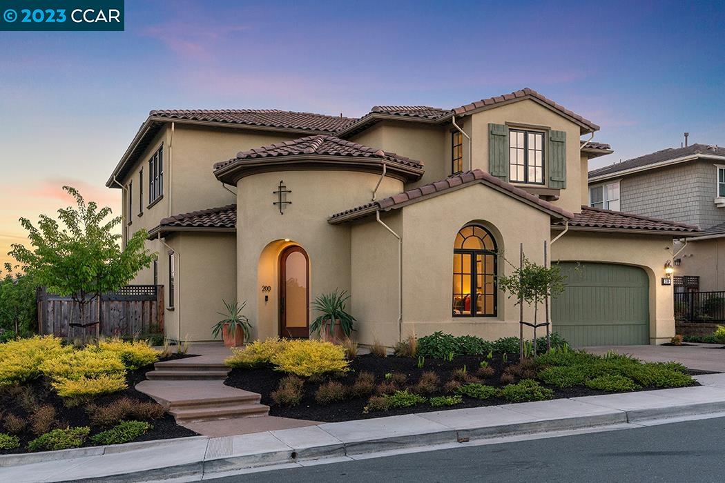 Detail Gallery Image 1 of 1 For 200 Willowbrook Ln, Moraga,  CA 94556 - 4 Beds | 4/1 Baths