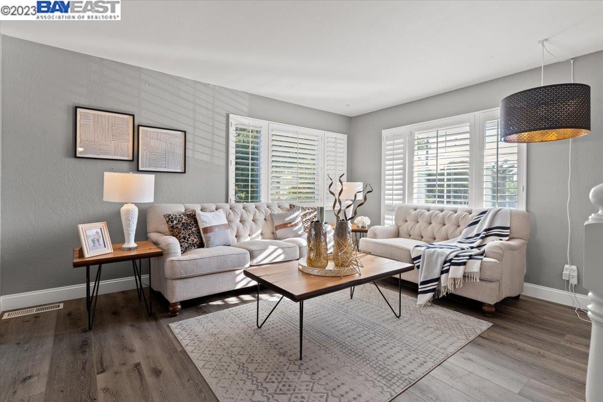 Detail Gallery Image 1 of 1 For 33156 7th Street, Union City,  CA 94587 - 4 Beds | 3 Baths