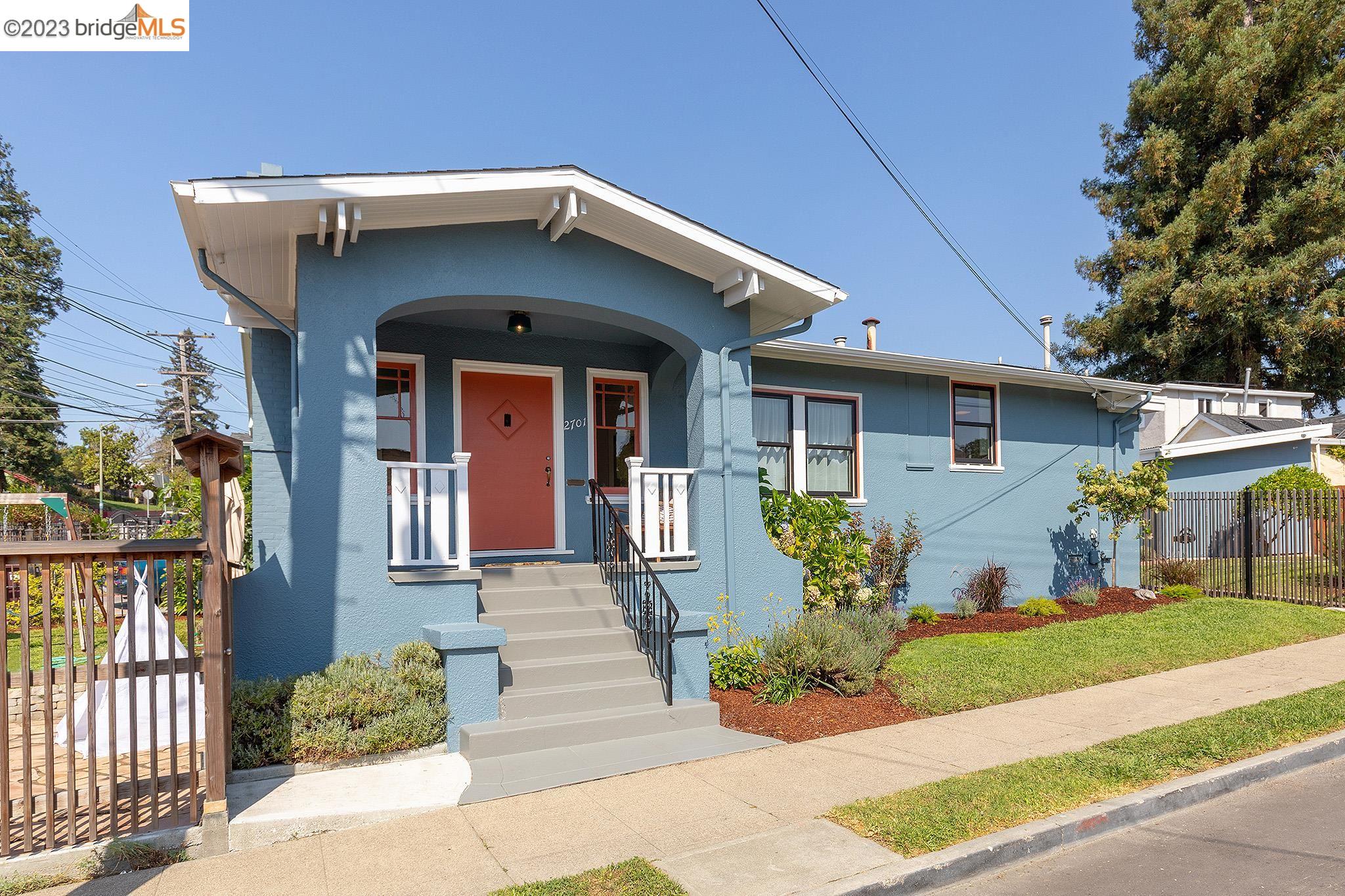 Detail Gallery Image 1 of 1 For 2701 Garden St, Oakland,  CA 94601 - 3 Beds | 1 Baths