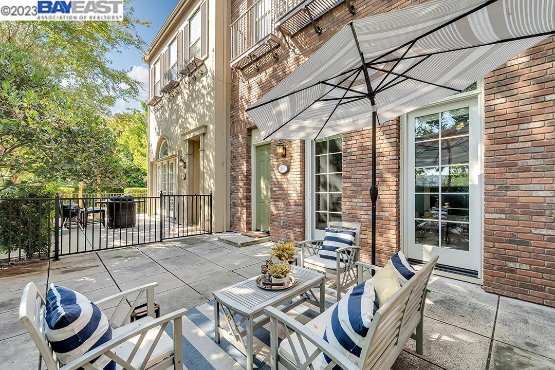 Detail Gallery Image 1 of 1 For 891 Georgetown Pl, San Jose,  CA 95126 - 3 Beds | 3 Baths
