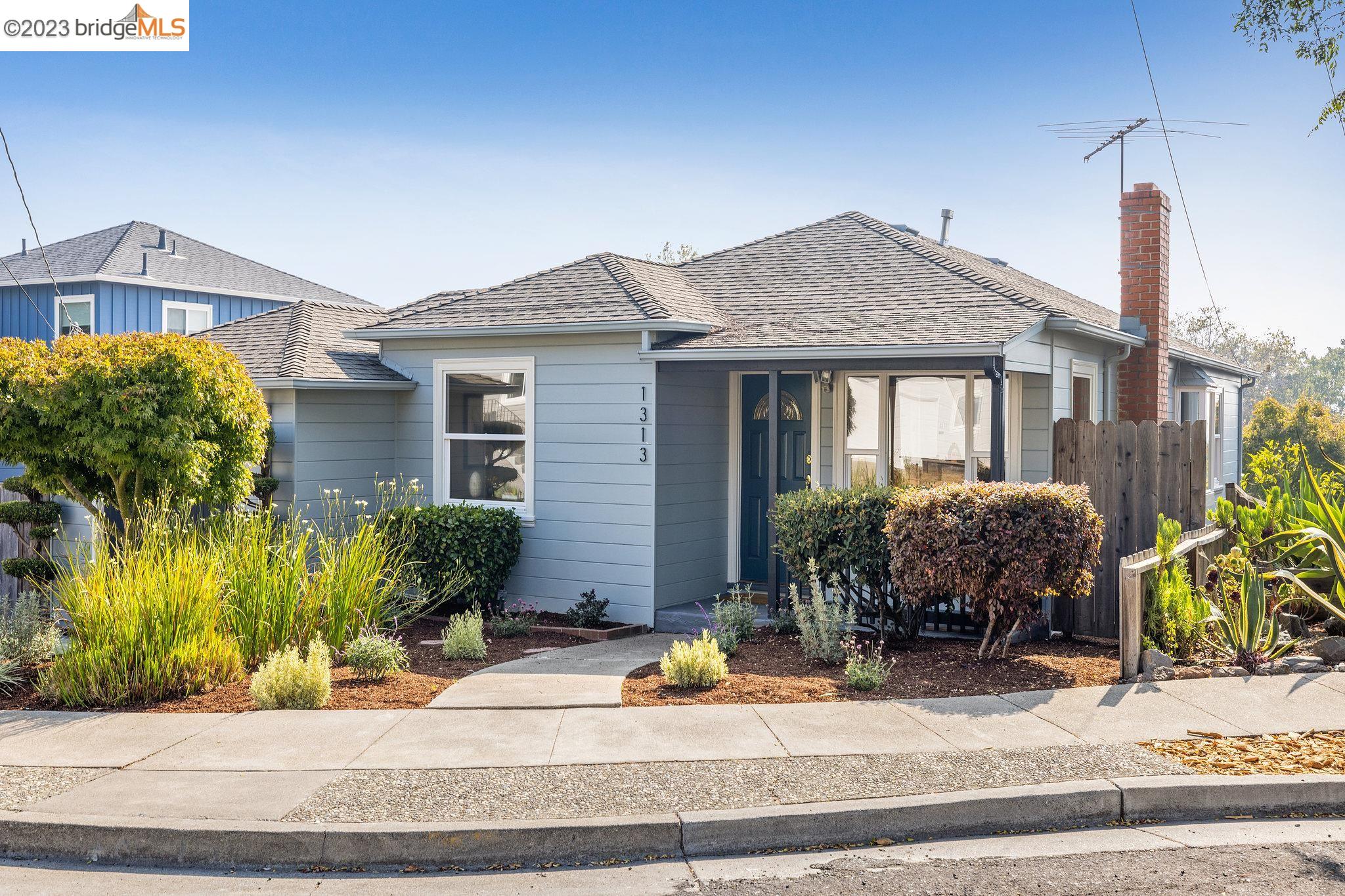 Detail Gallery Image 1 of 1 For 1313 Noble Ct, El Cerrito,  CA 94530 - 2 Beds | 1 Baths