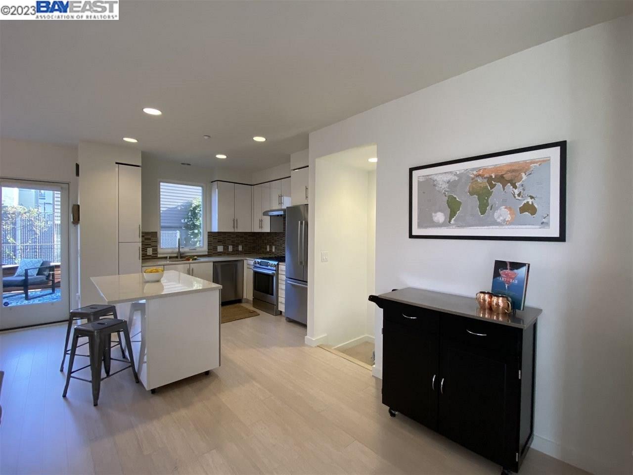 Detail Gallery Image 19 of 39 For 151 Avocet Way, San Francisco,  CA 94124 - 3 Beds | 2/1 Baths